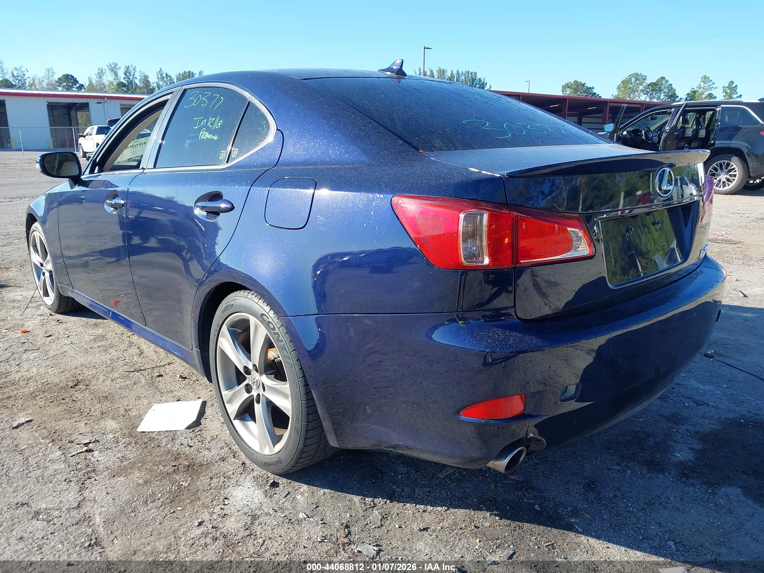 LEXUS IS image 3
