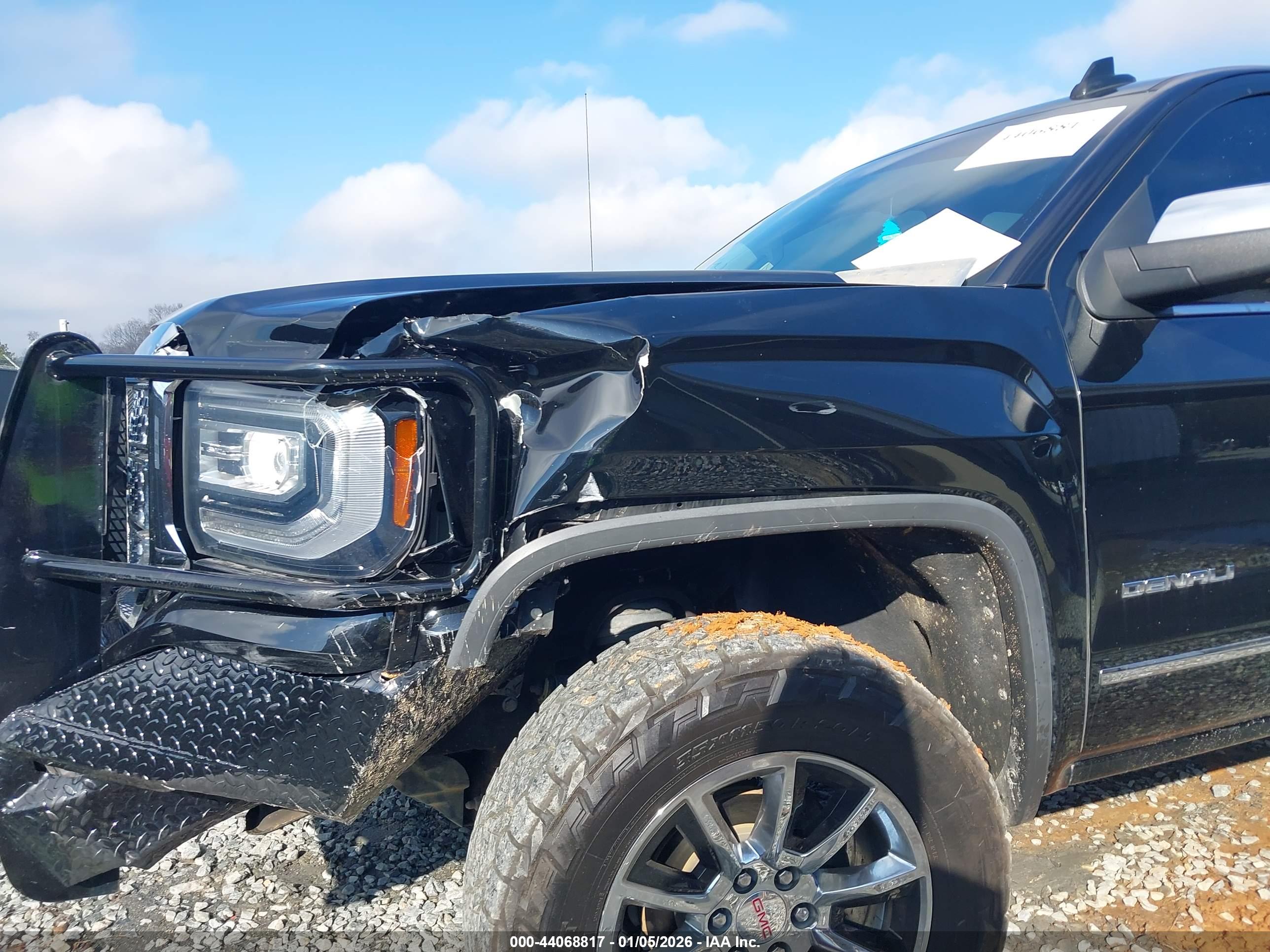 GMC SIERRA image 6