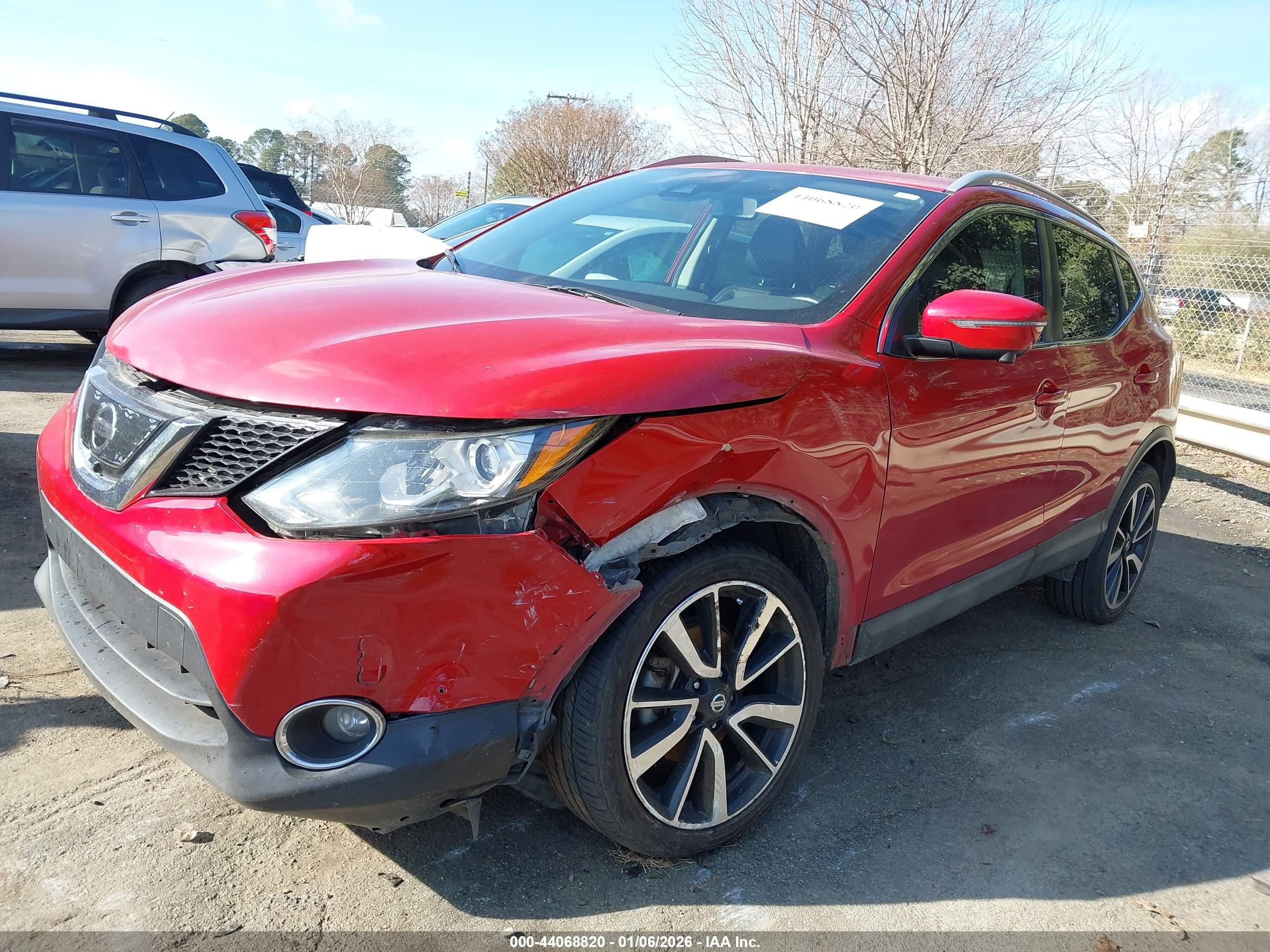 NISSAN ROGUE image 2