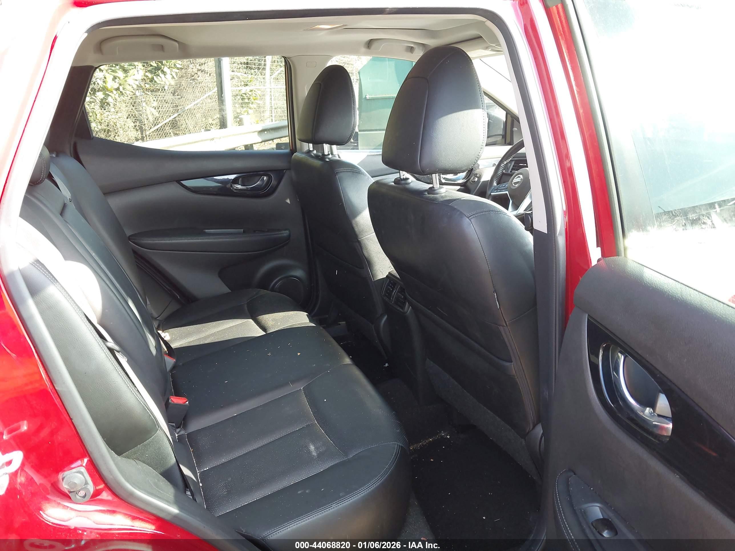 NISSAN ROGUE image 8