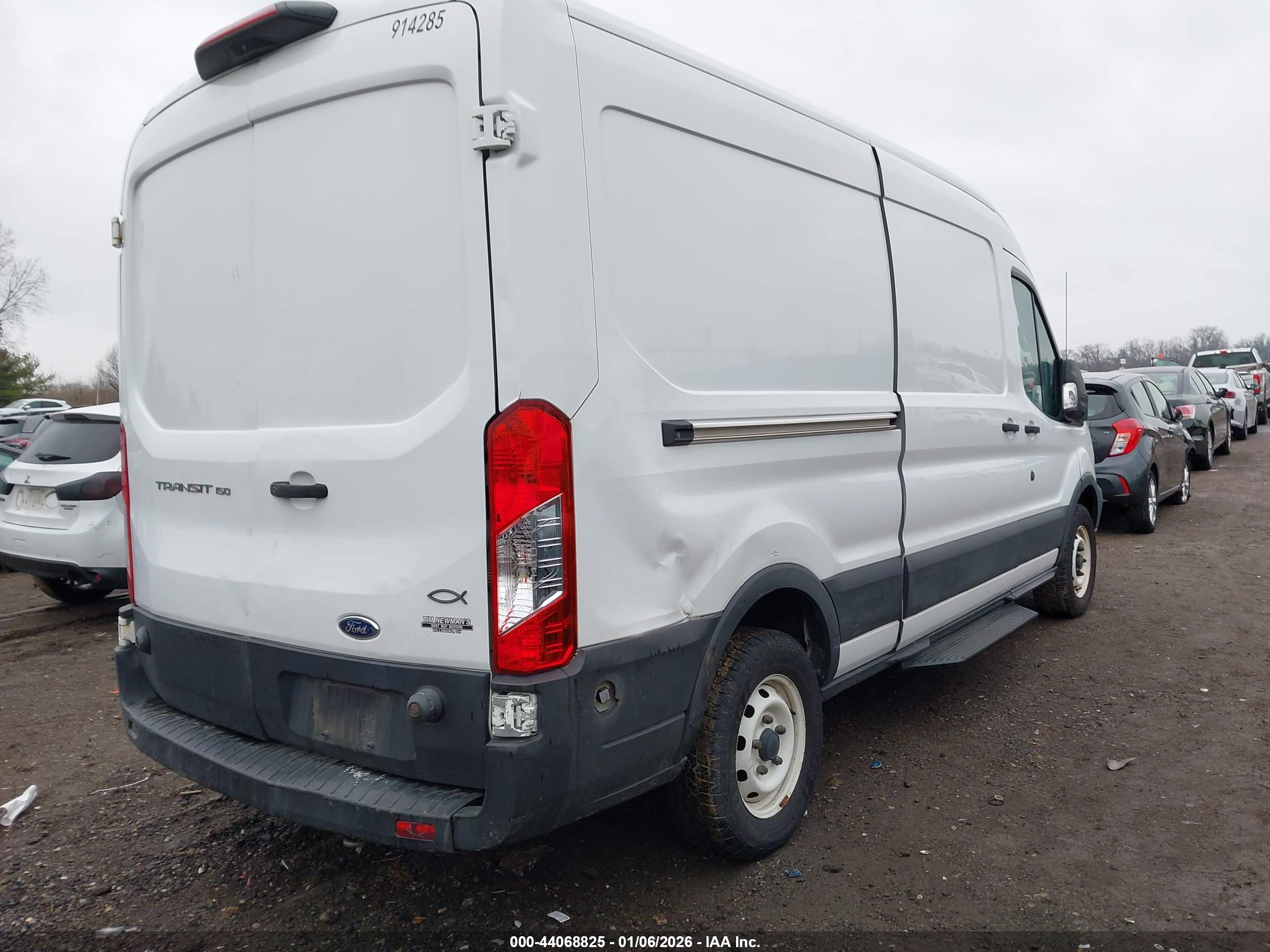 FORD TRANSIT-150 image 6