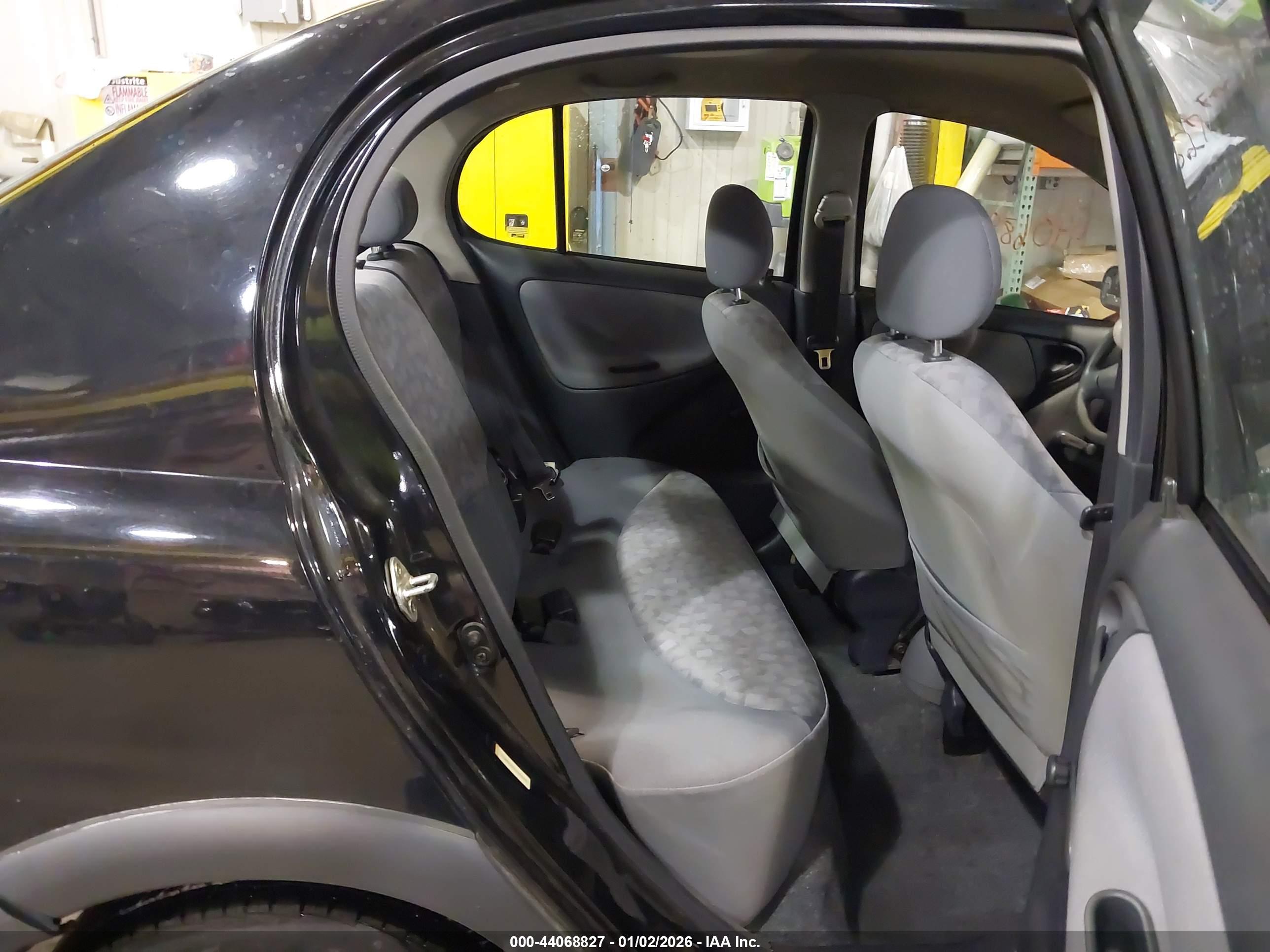 TOYOTA ECHO image 8