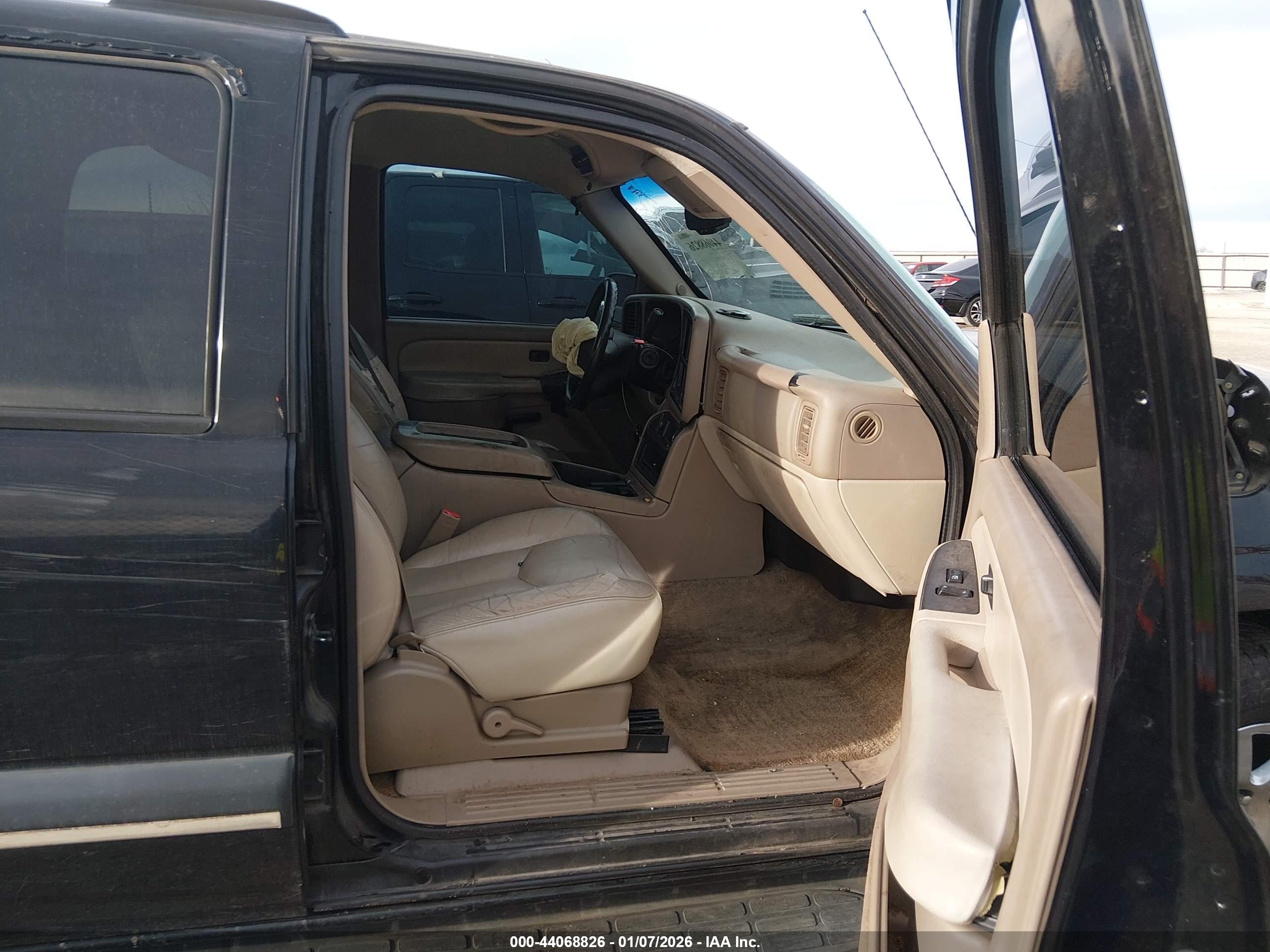 CHEVROLET TAHOE image 5