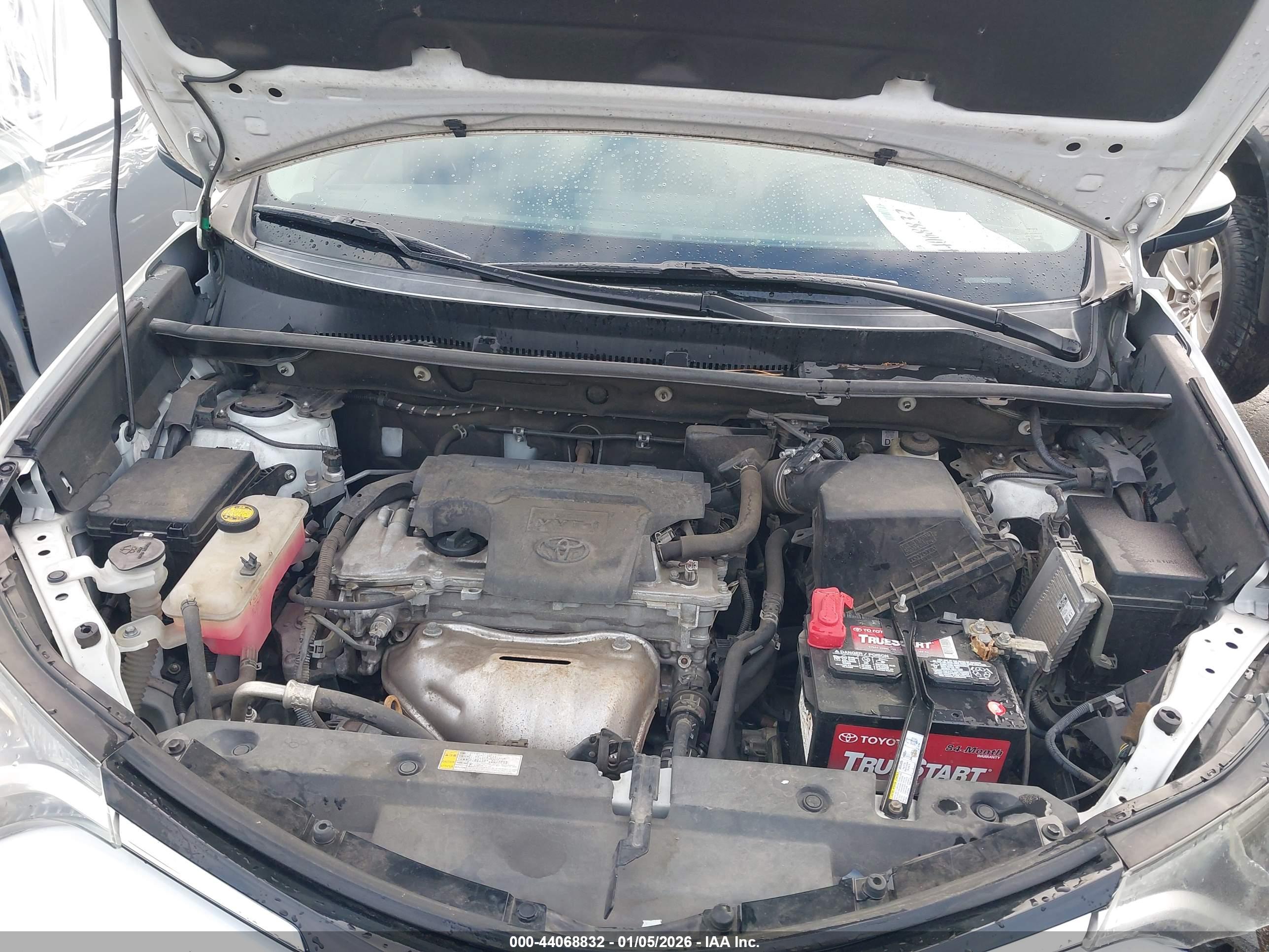 TOYOTA RAV4 image 10