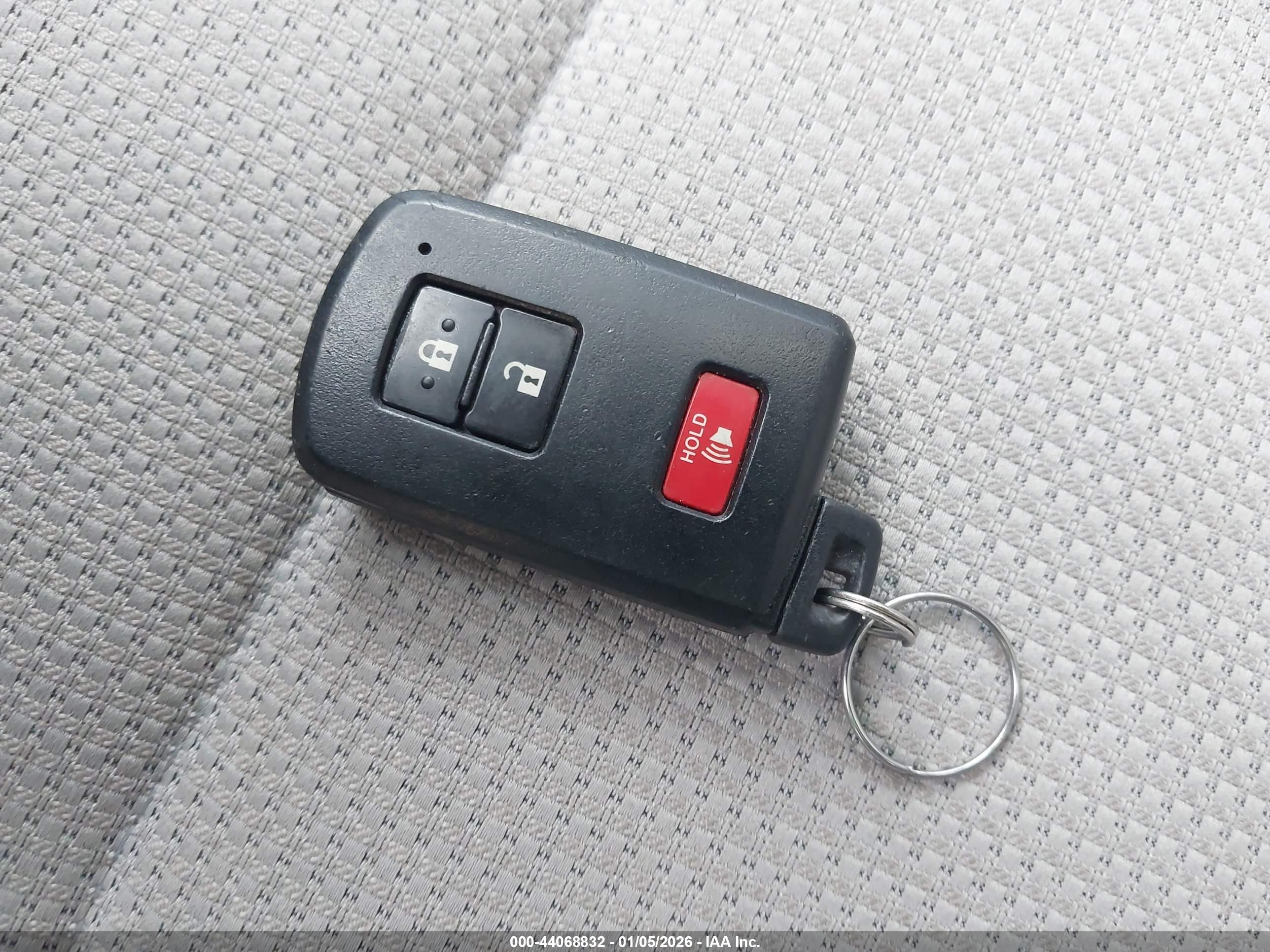 TOYOTA RAV4 image 11