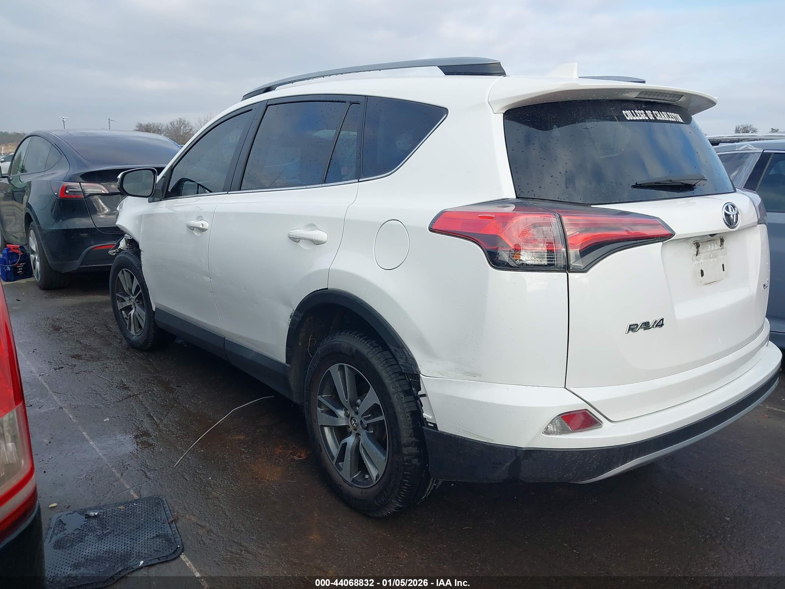 TOYOTA RAV4 image 3