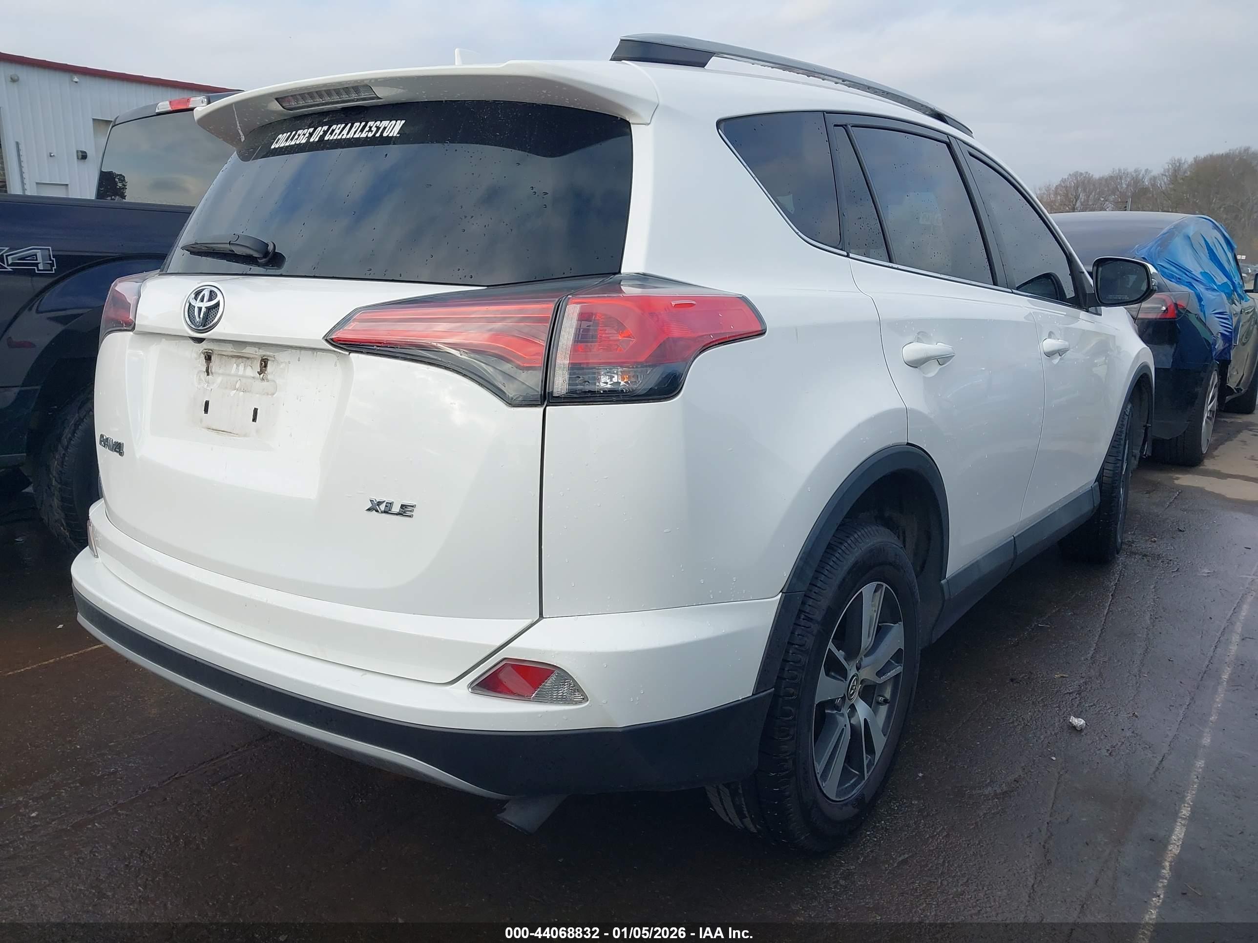 TOYOTA RAV4 image 4
