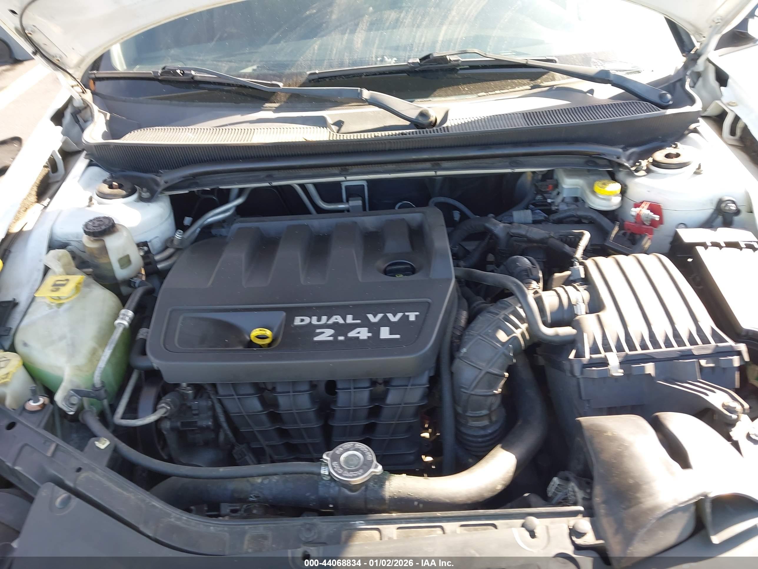 CHRYSLER 200 image 10