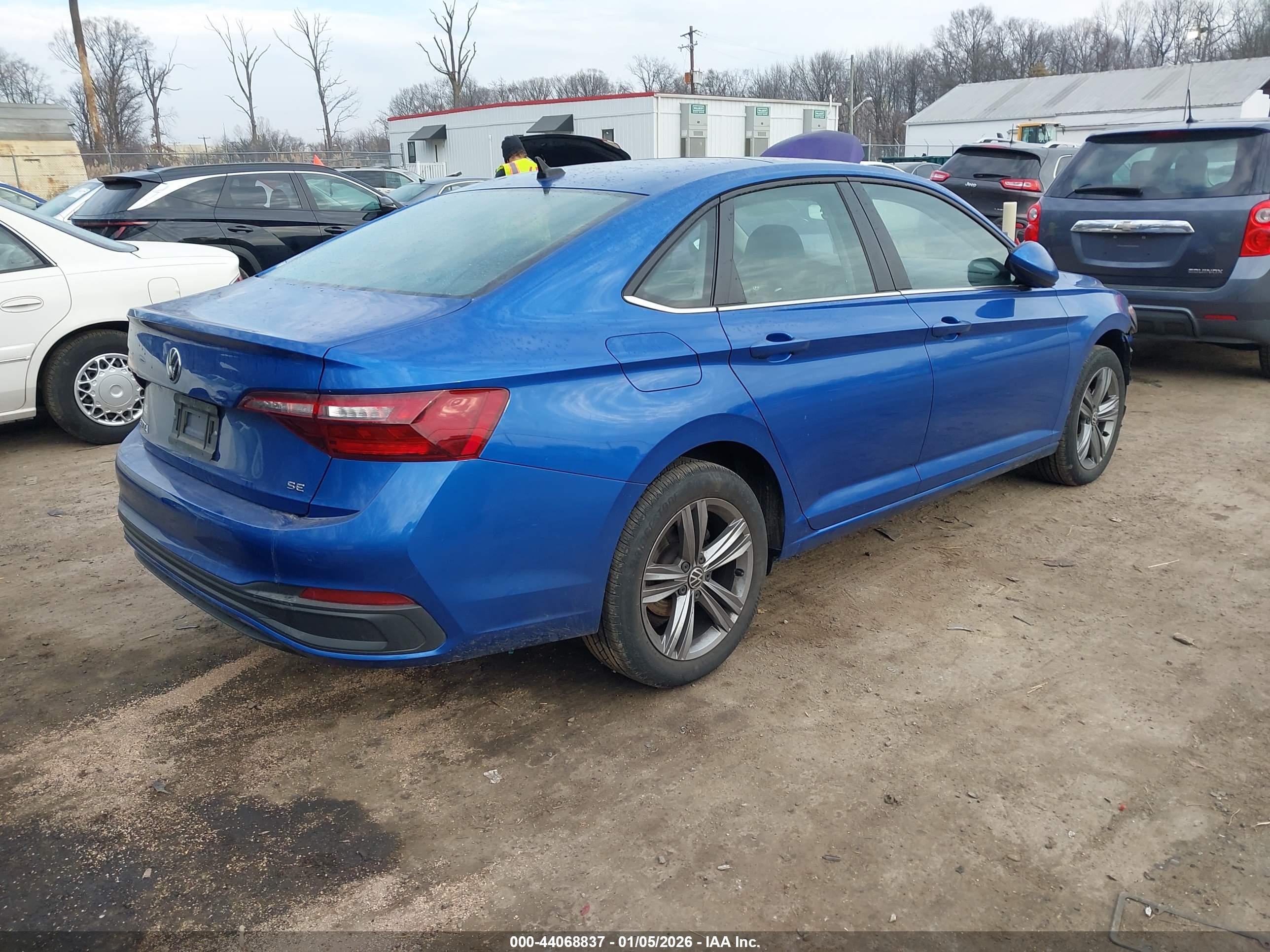 VOLKSWAGEN JETTA image 4