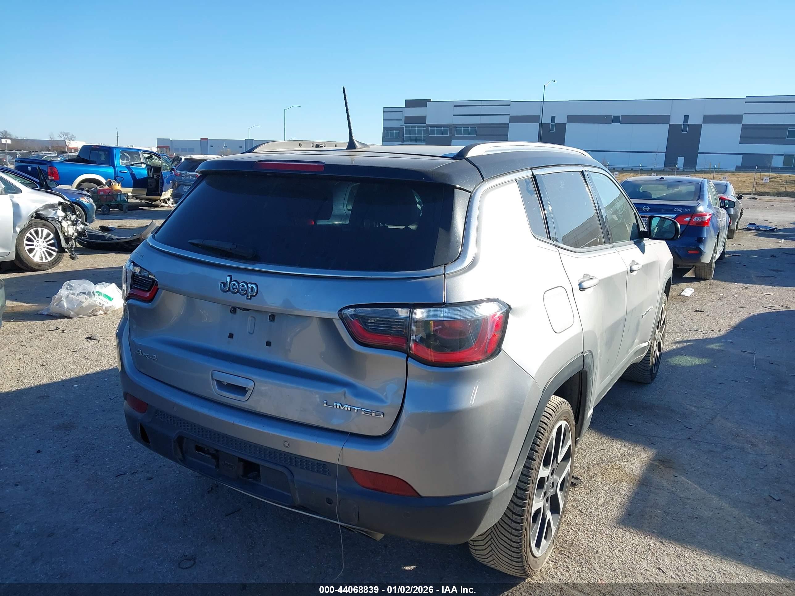 JEEP COMPASS image 4