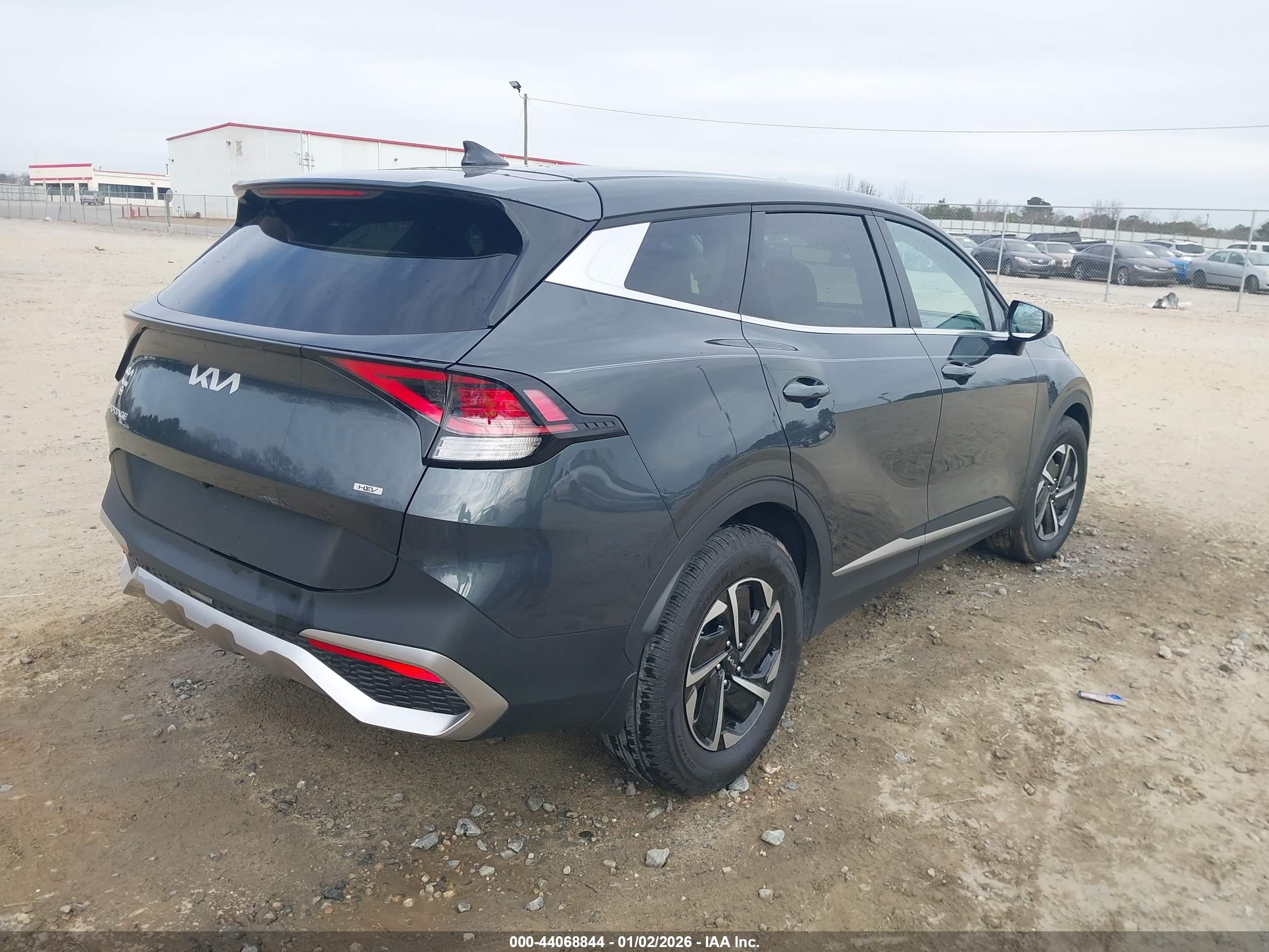 KIA SPORTAGE image 4