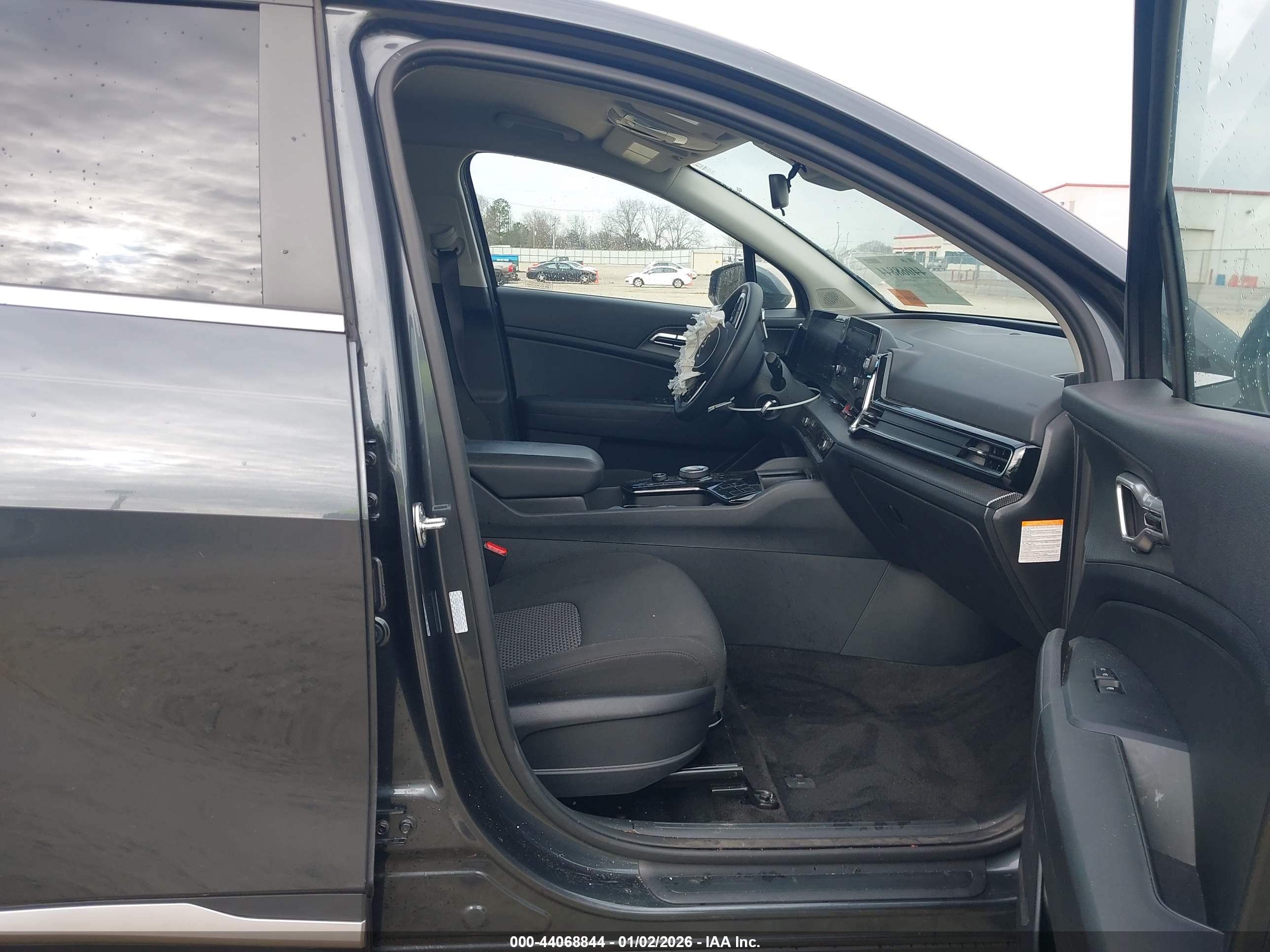 KIA SPORTAGE image 5