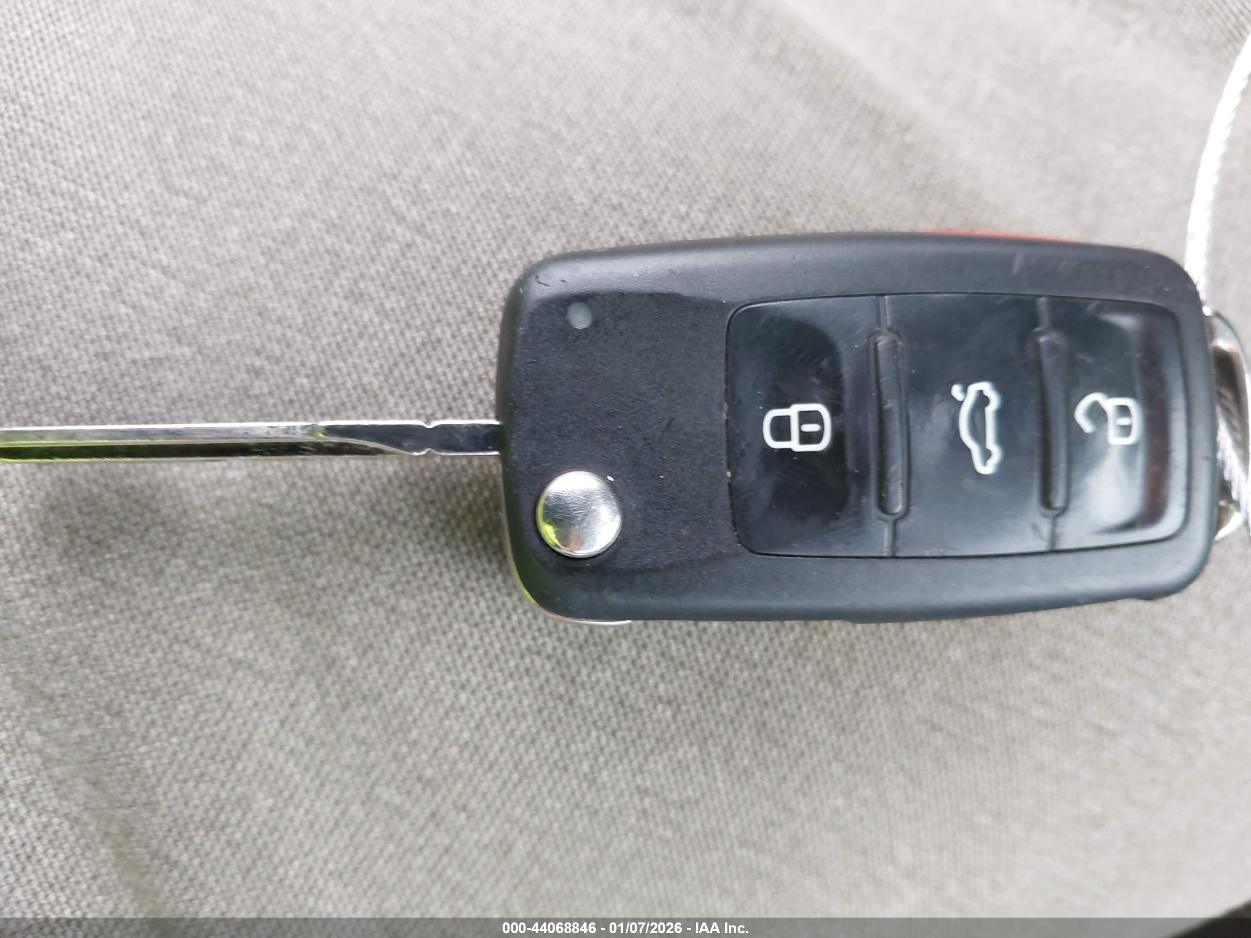 VOLKSWAGEN PASSAT image 11