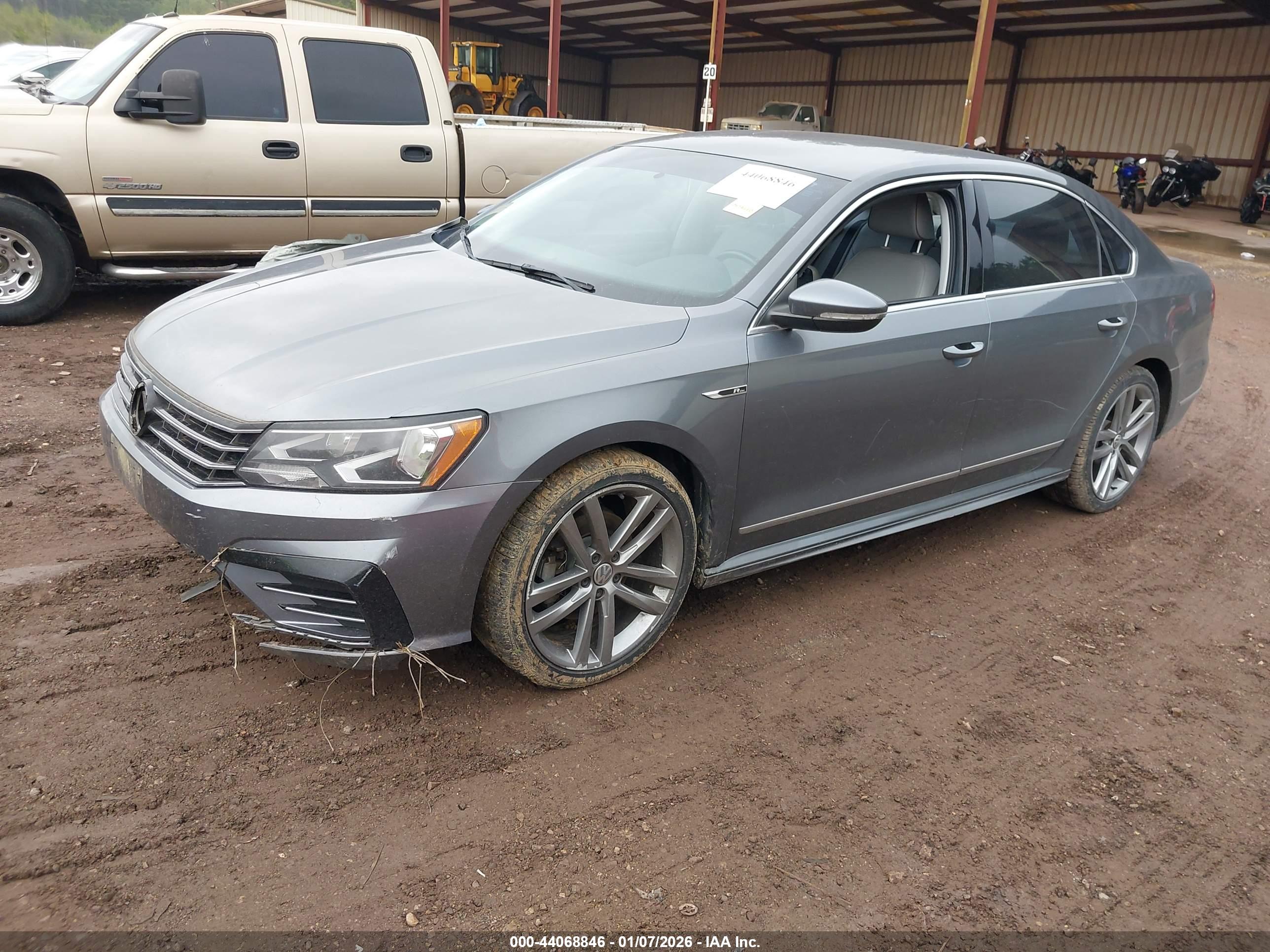 VOLKSWAGEN PASSAT image 2
