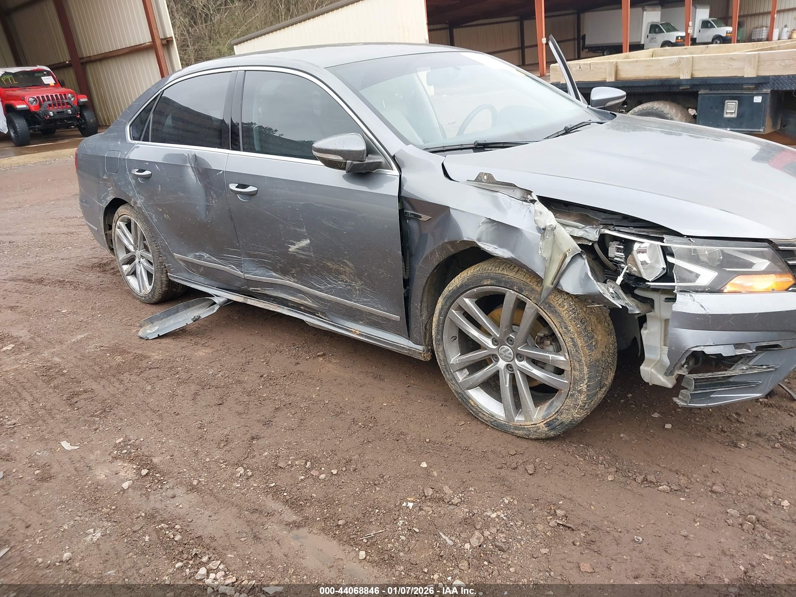 VOLKSWAGEN PASSAT image 6