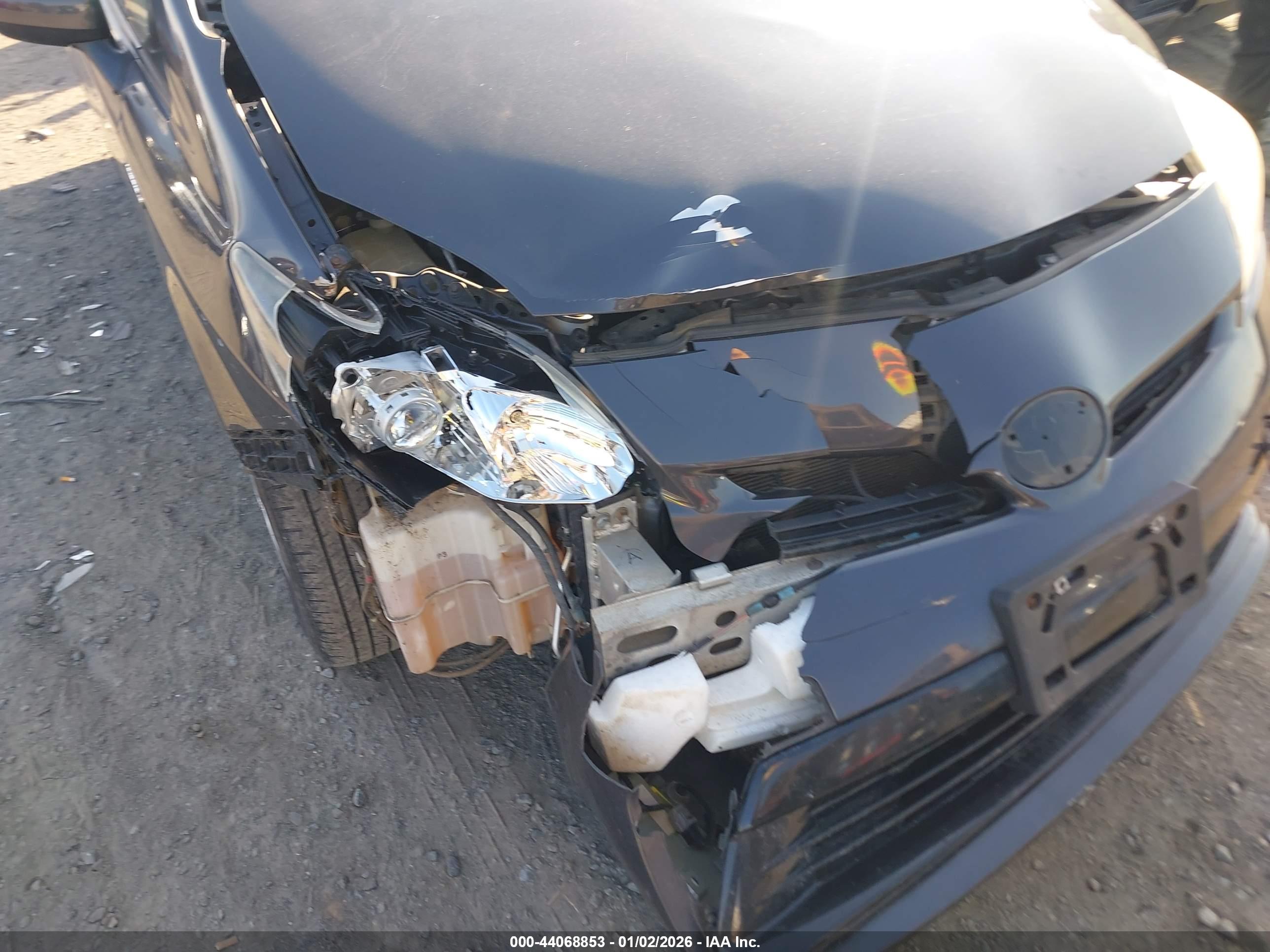 TOYOTA PRIUS image 6