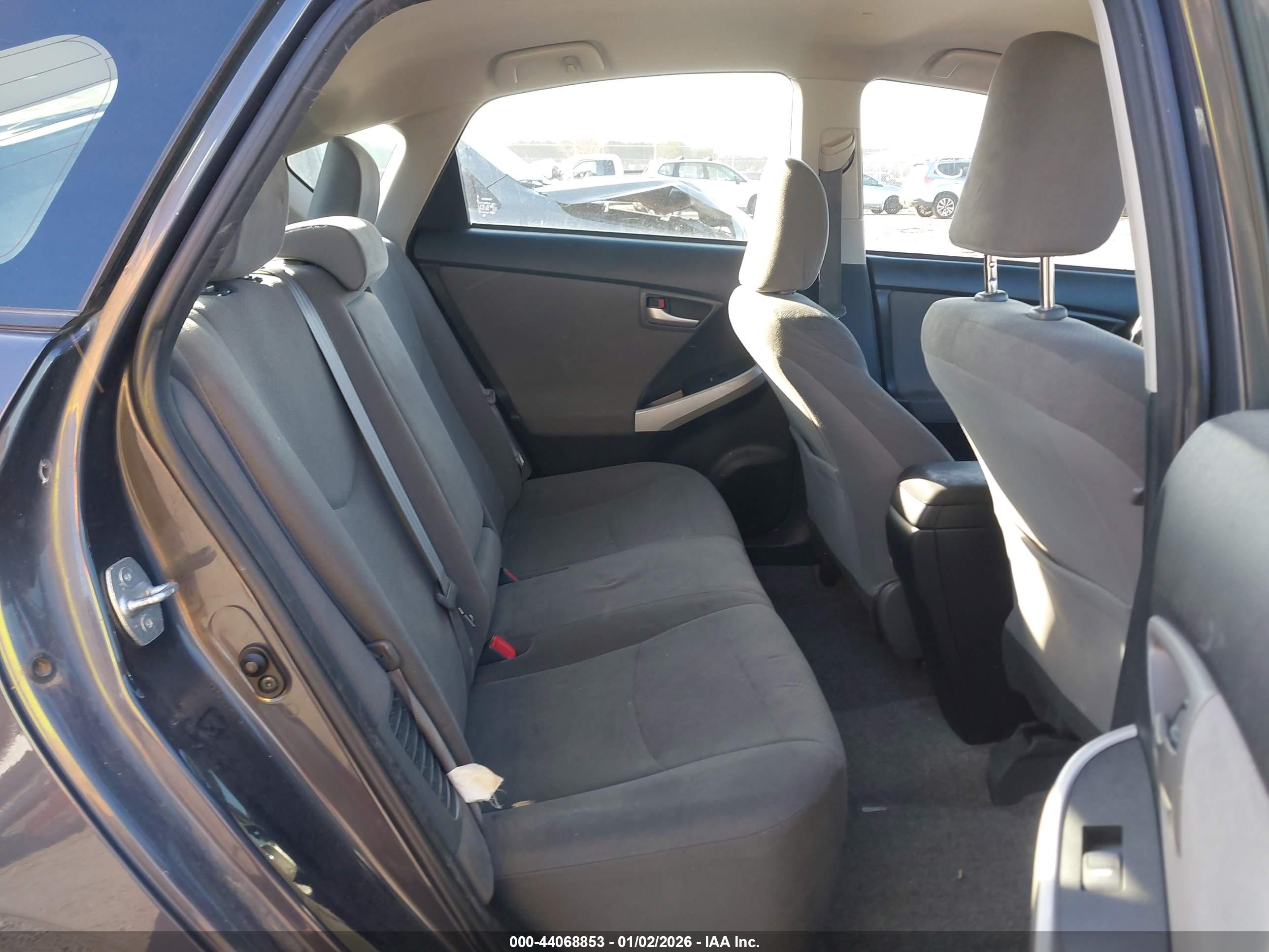 TOYOTA PRIUS image 8
