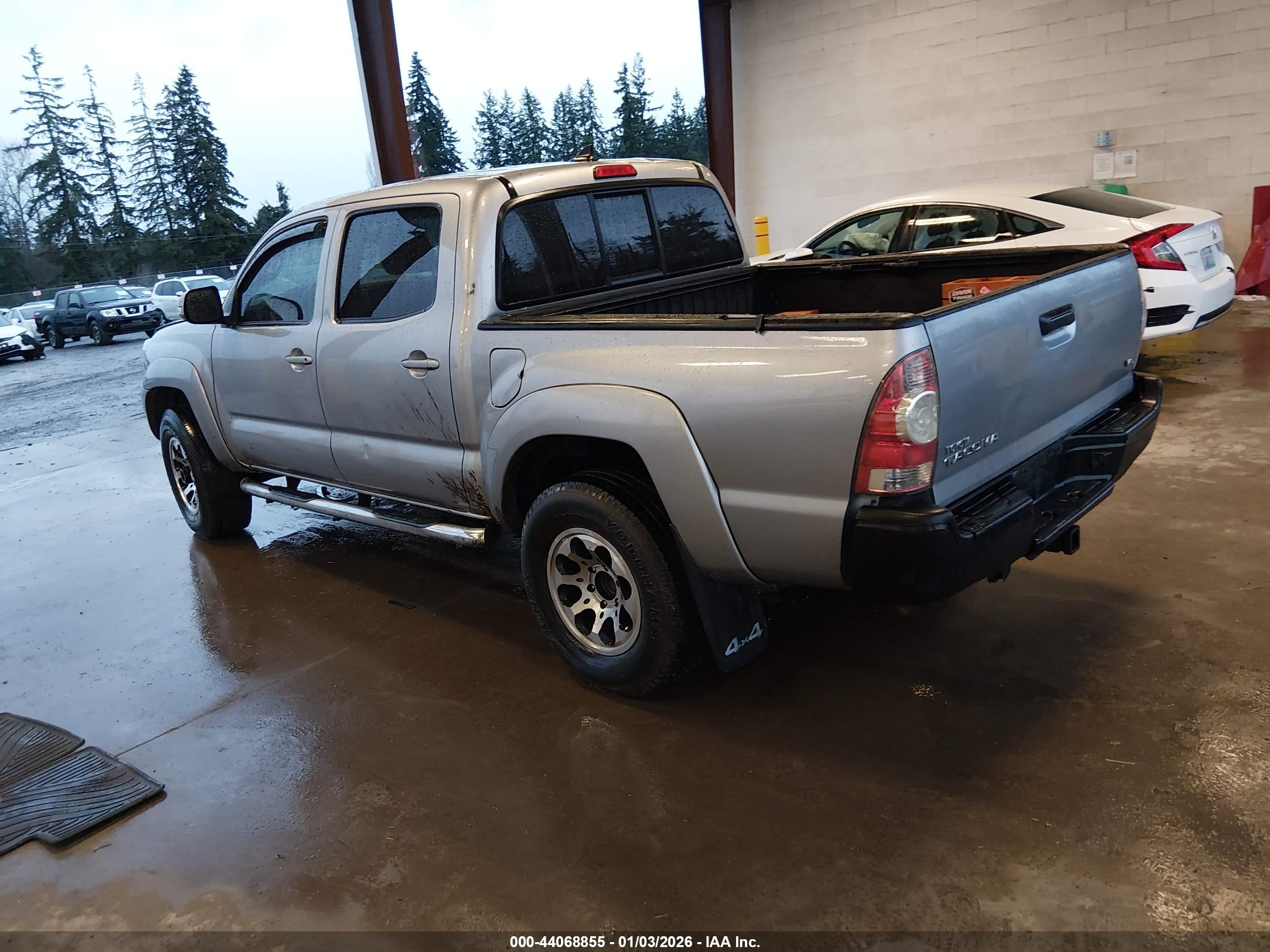 TOYOTA TACOMA image 3