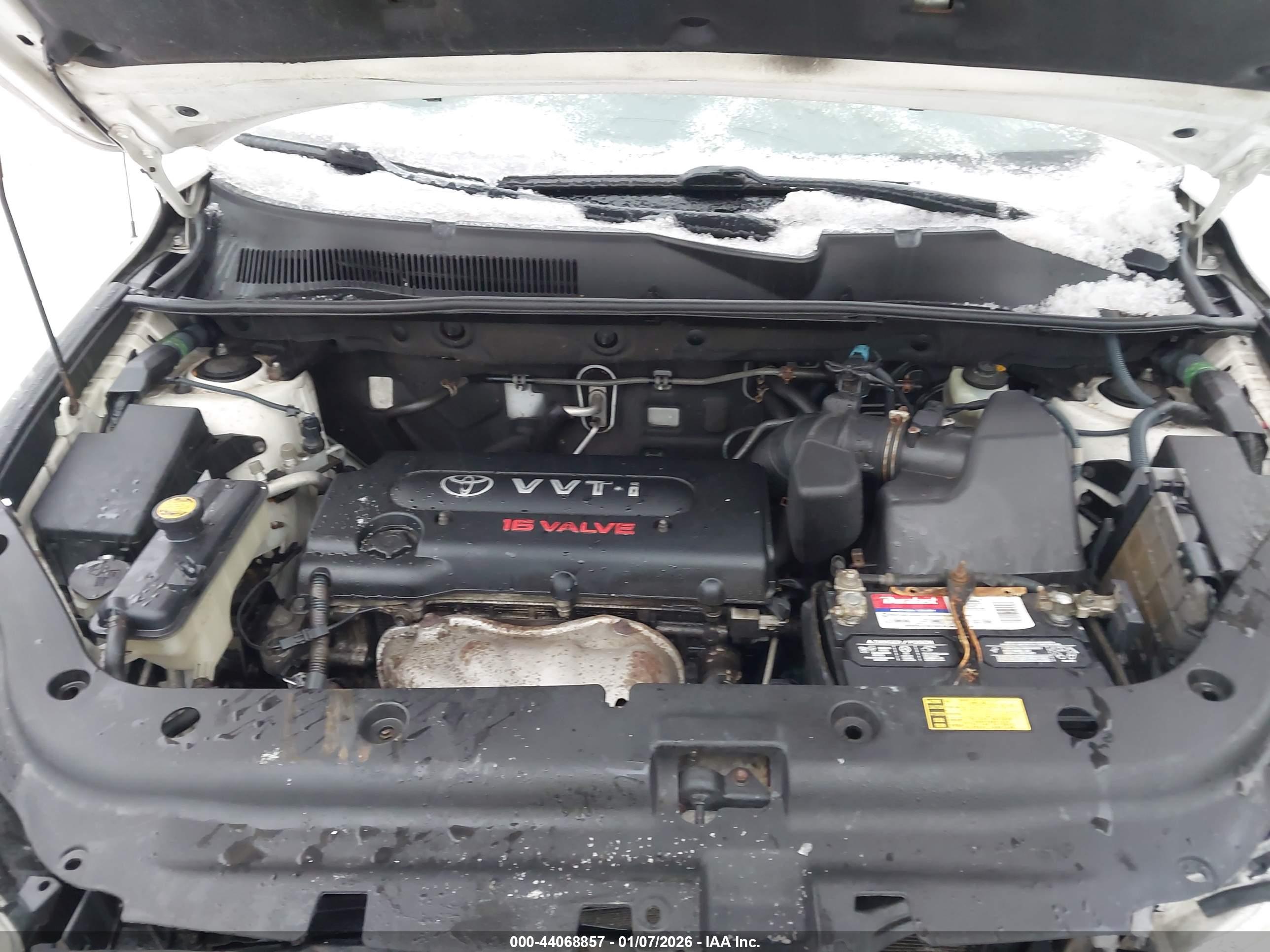 TOYOTA RAV4 image 10