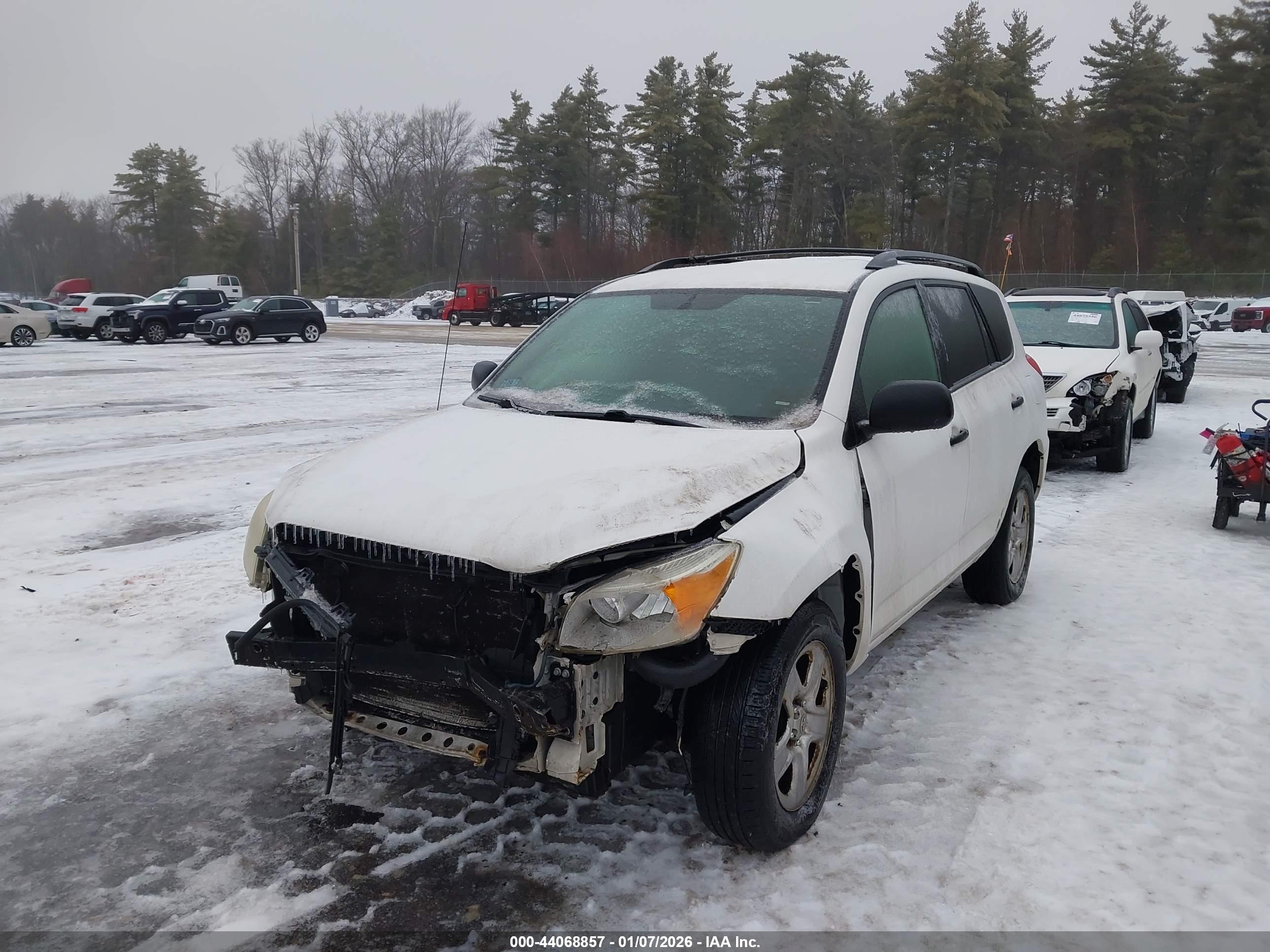 TOYOTA RAV4 image 2