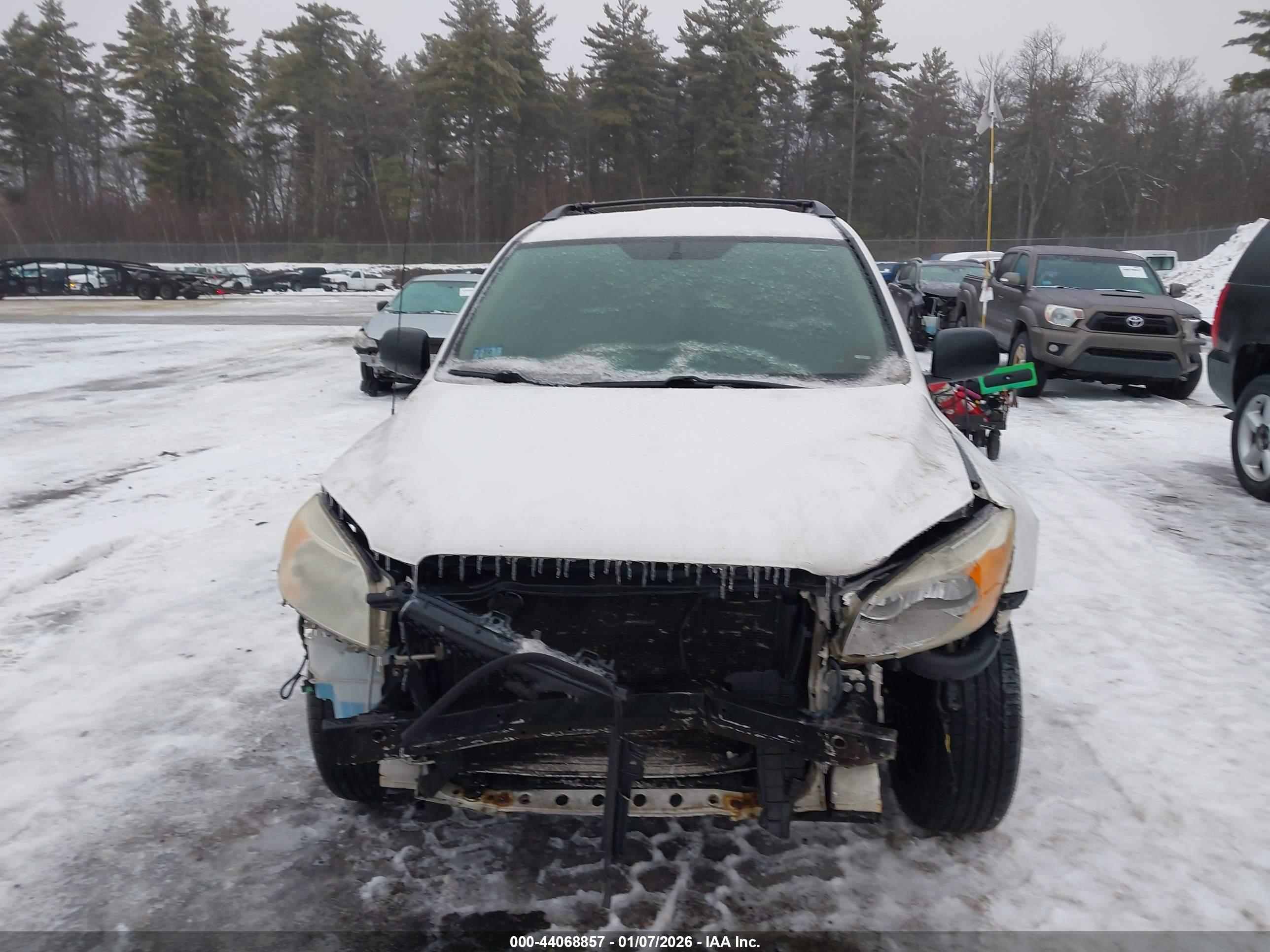 TOYOTA RAV4 image 6