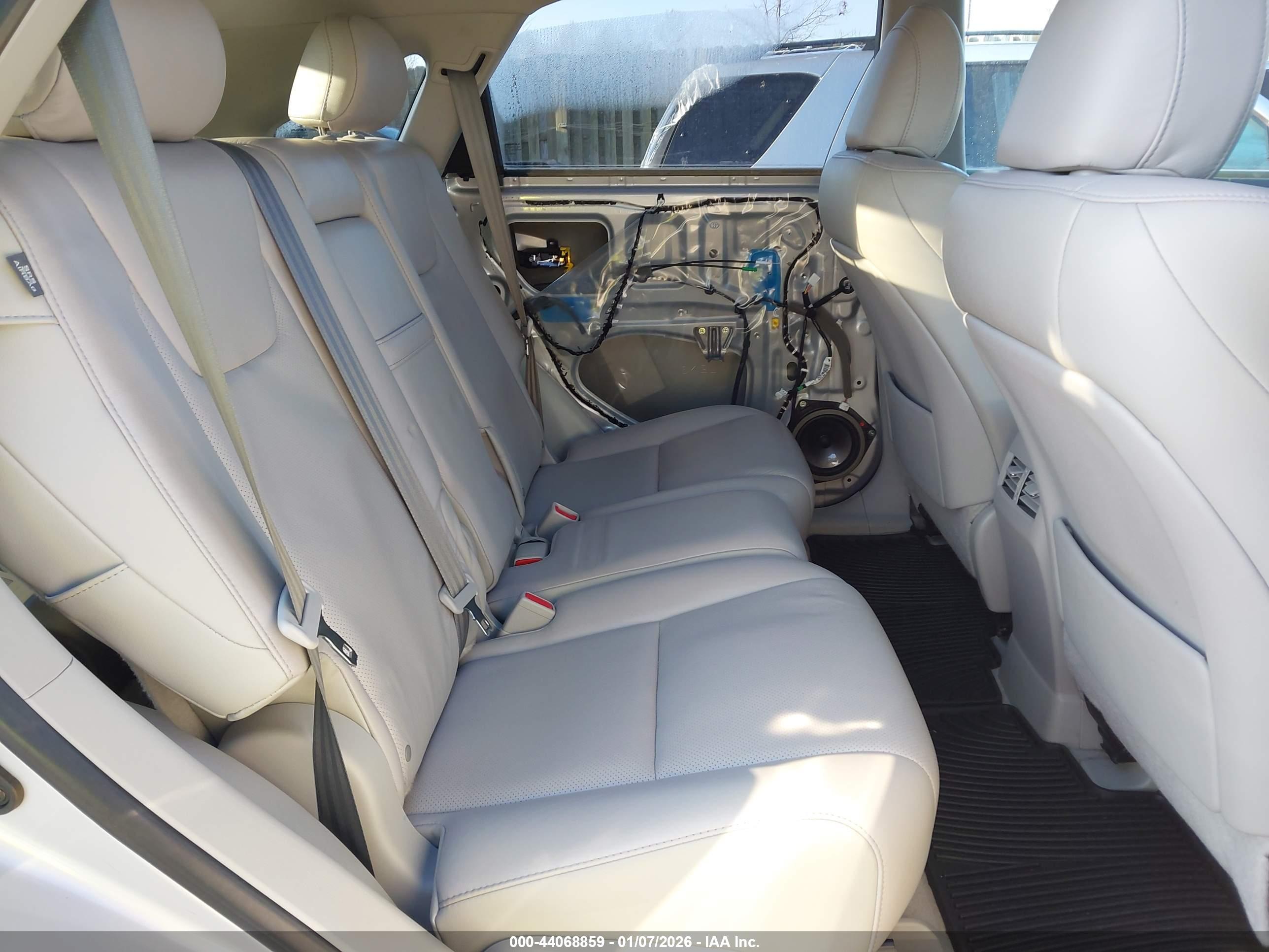 LEXUS RX image 8