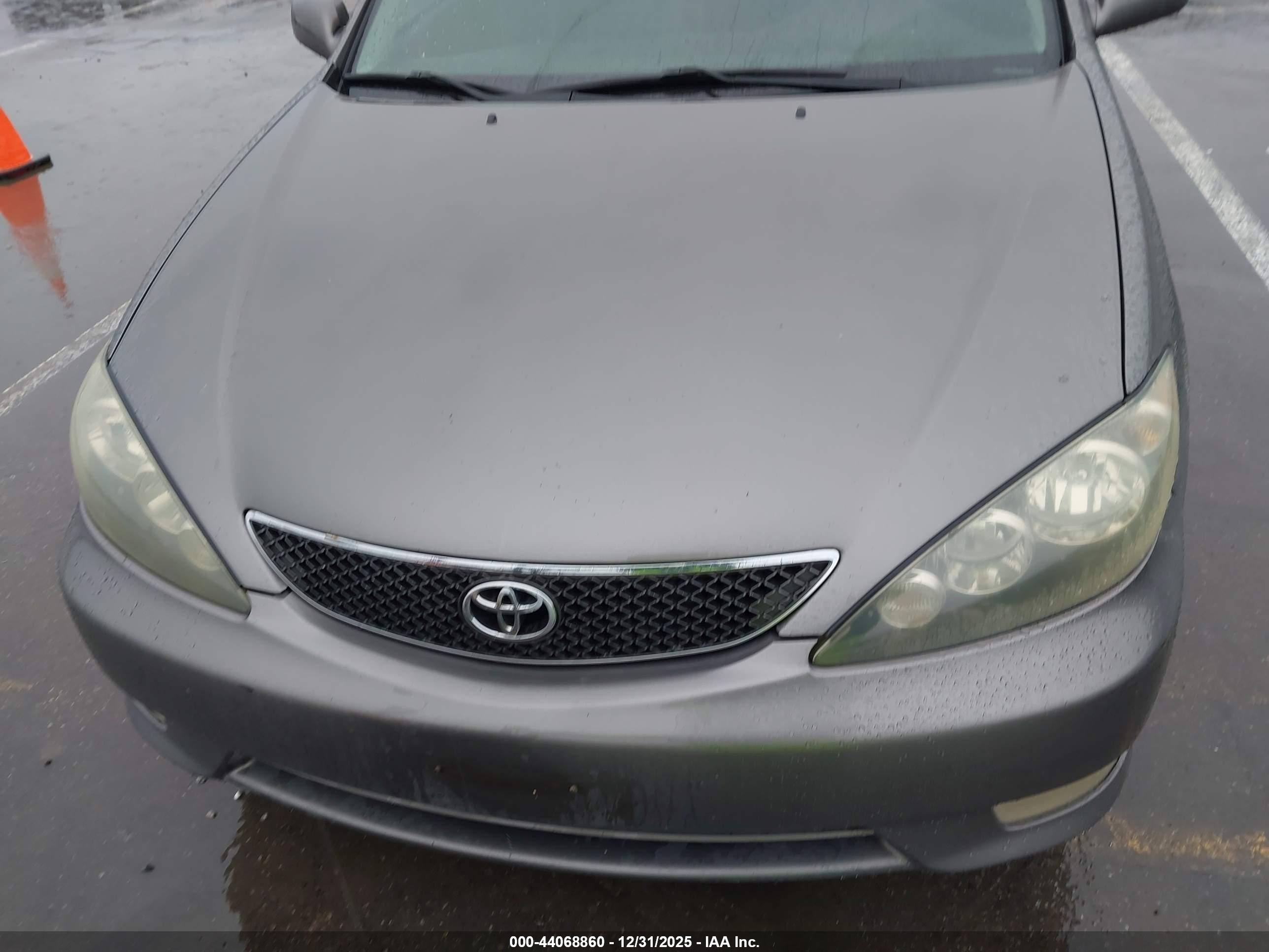 TOYOTA CAMRY image 6