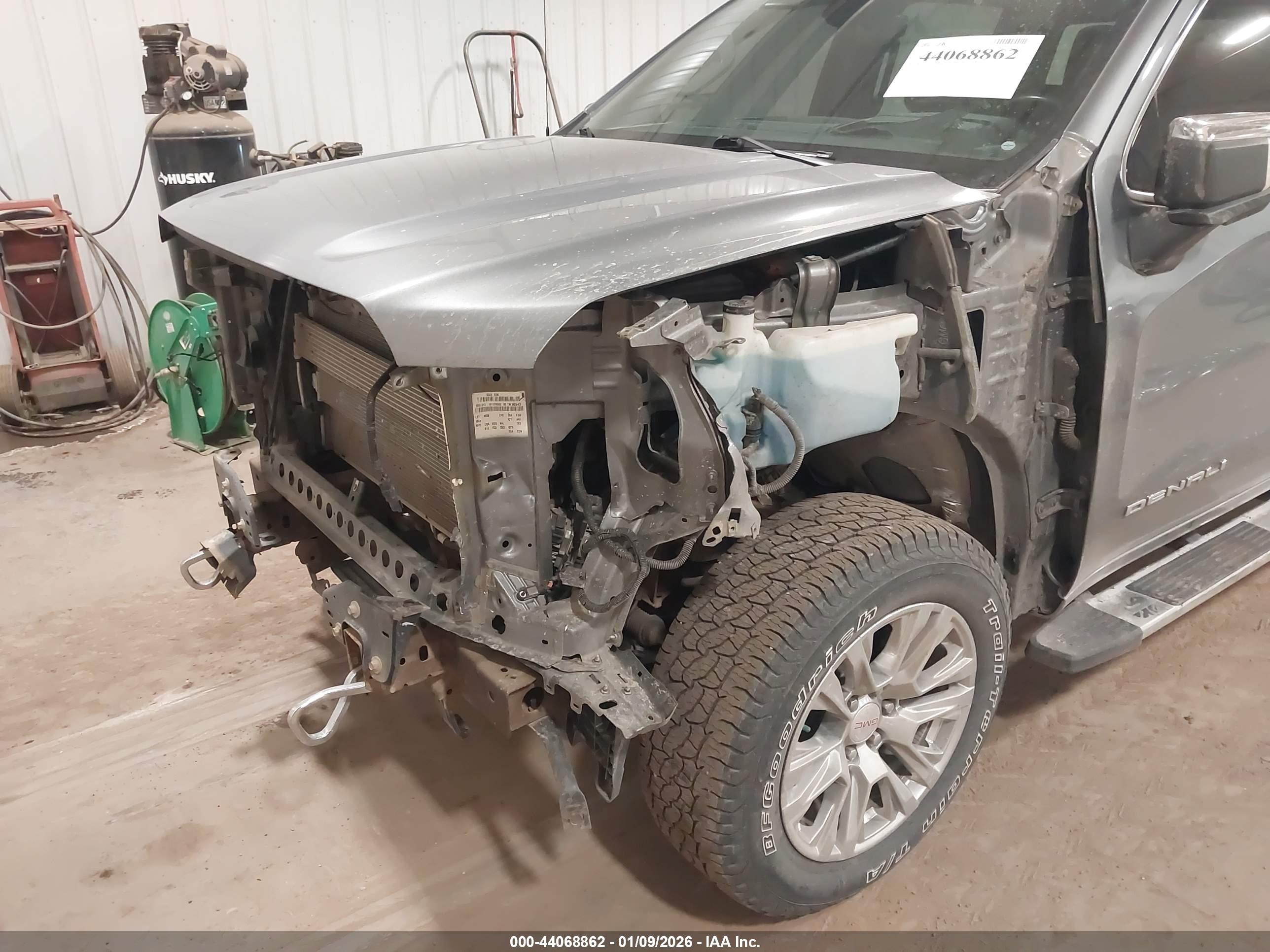 GMC SIERRA image 6