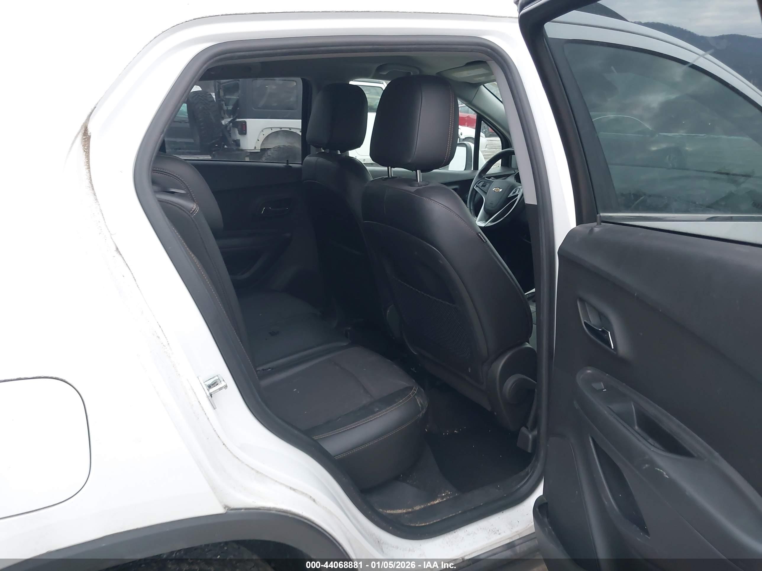 CHEVROLET TRAX image 8