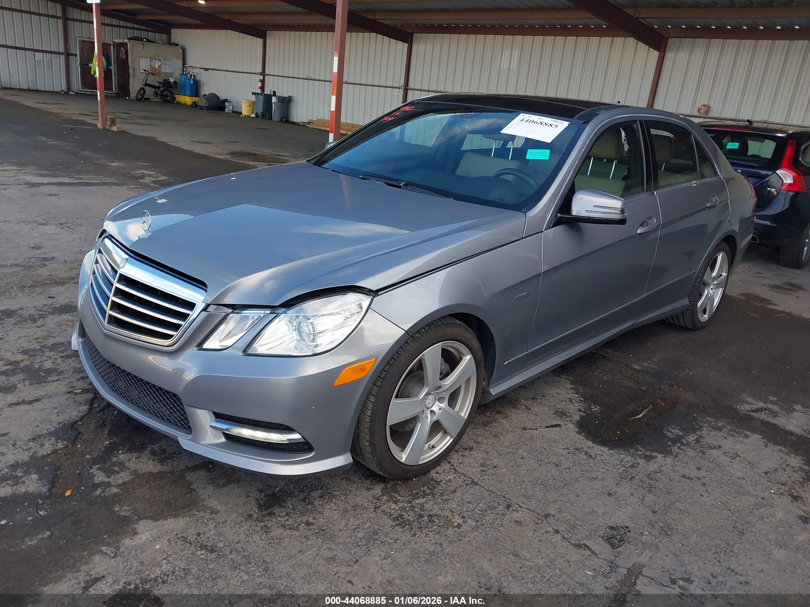 MERCEDES-BENZ E image 2