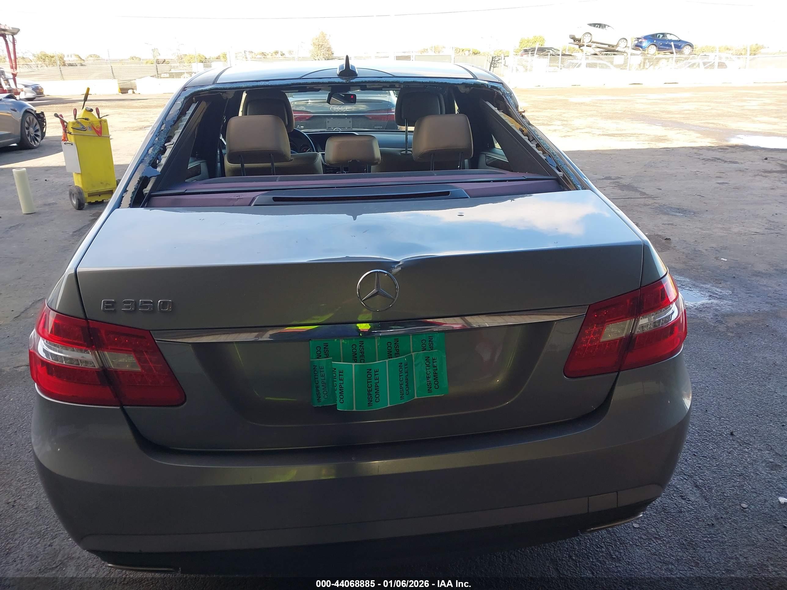 MERCEDES-BENZ E image 6