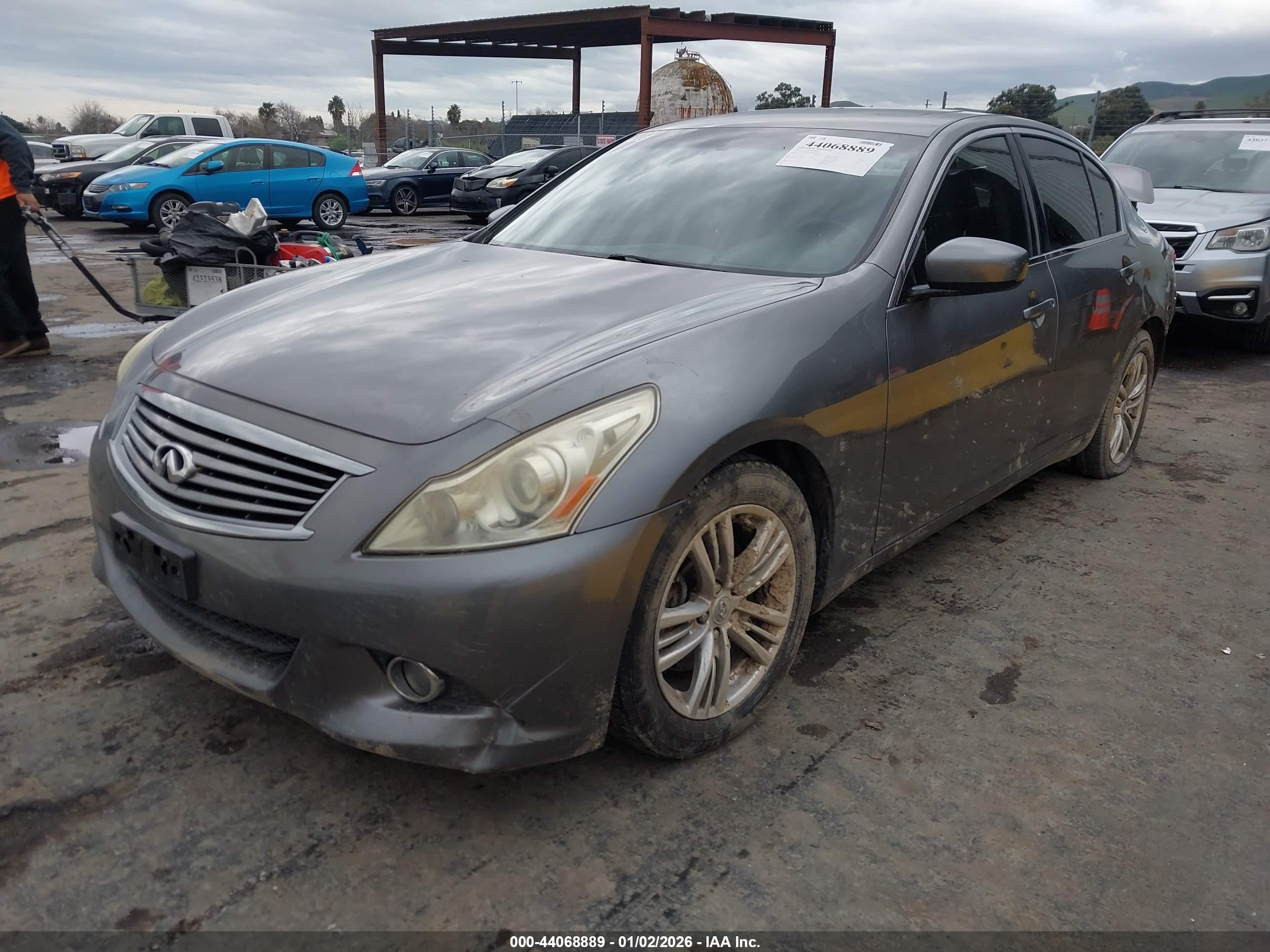 INFINITI G37 image 2