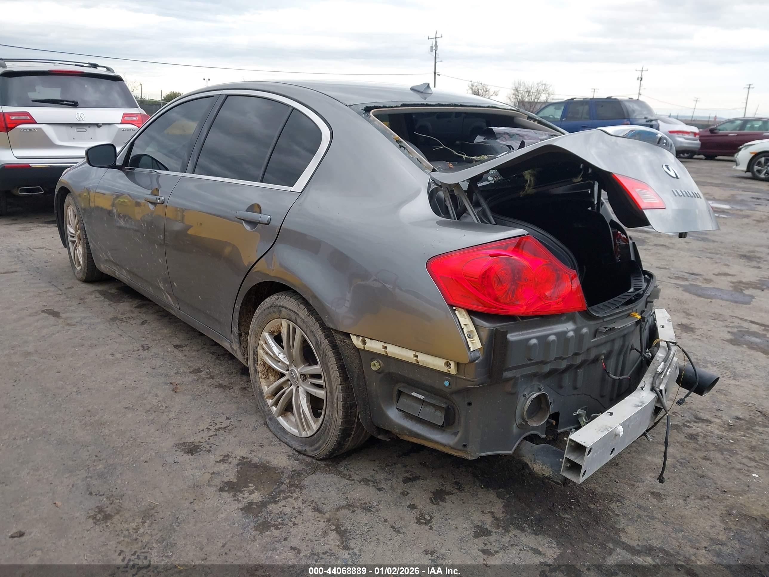 INFINITI G37 image 3