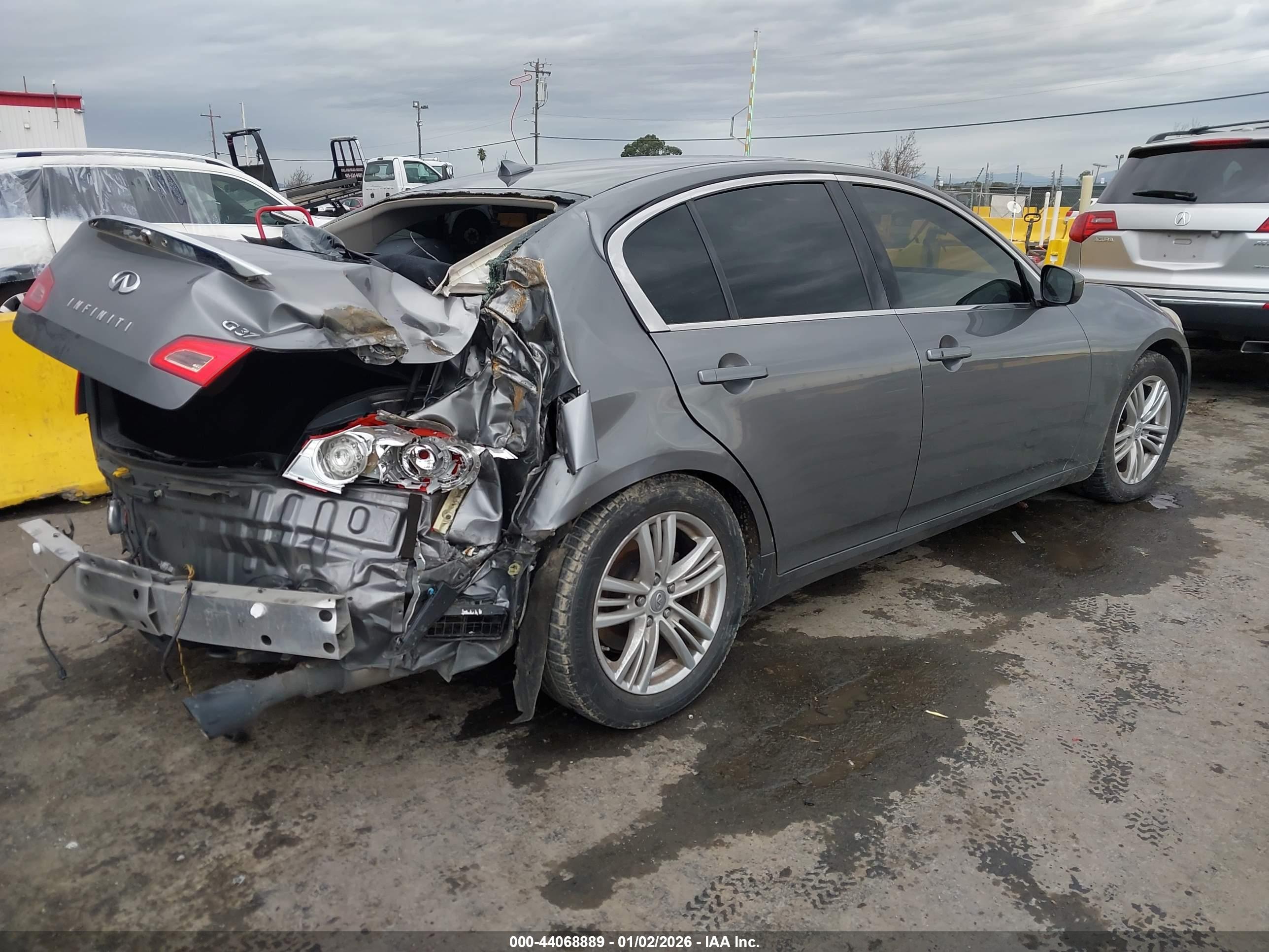 INFINITI G37 image 4