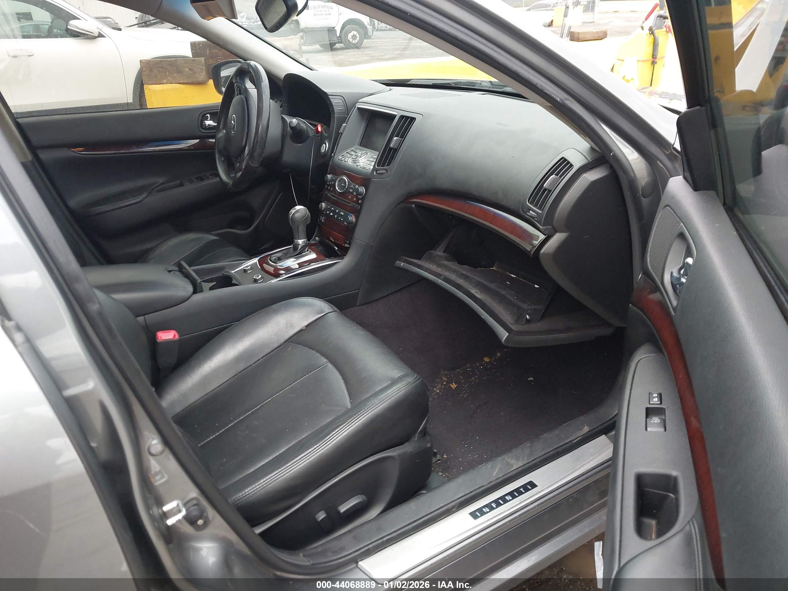 INFINITI G37 image 5