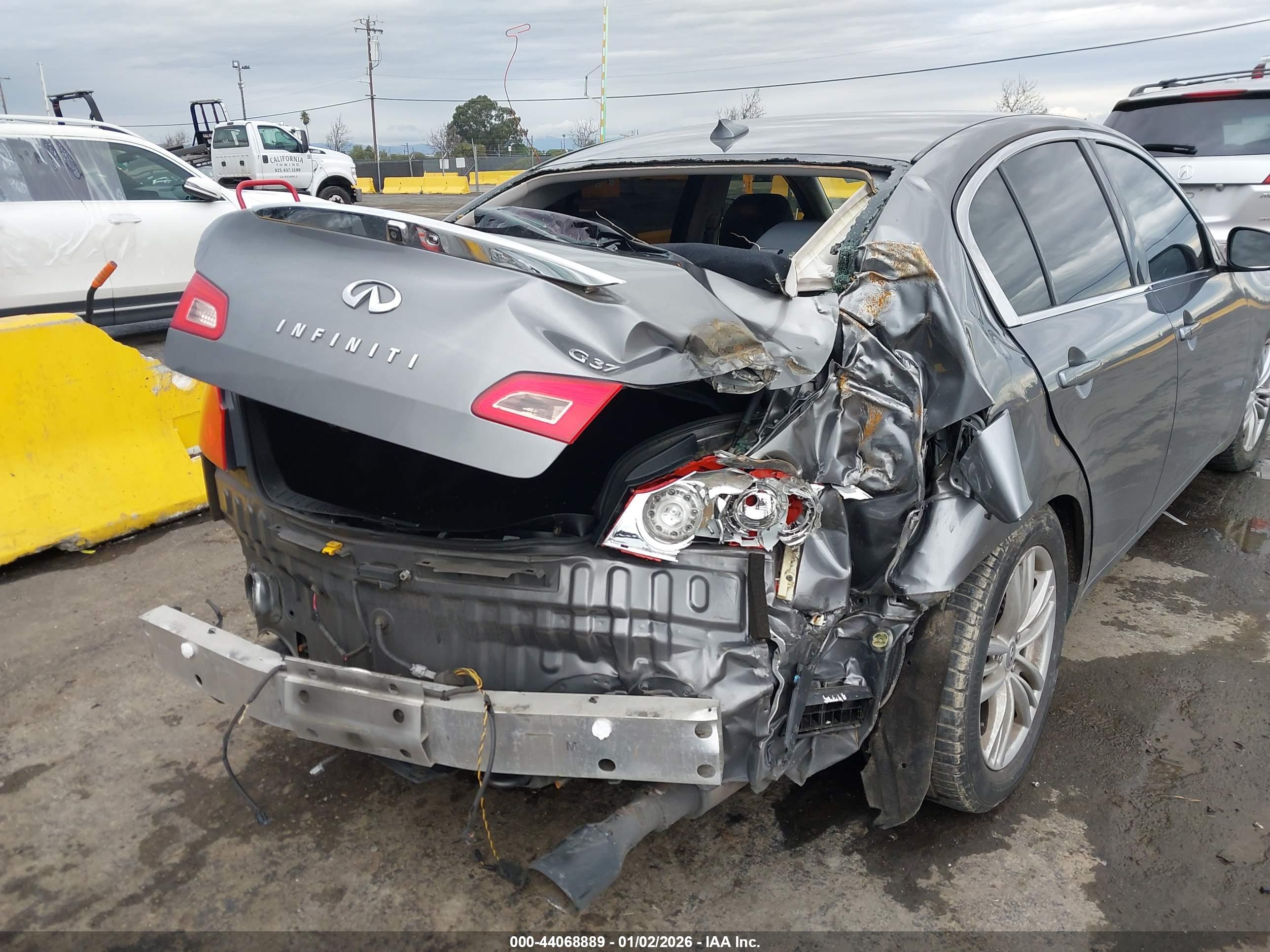 INFINITI G37 image 6