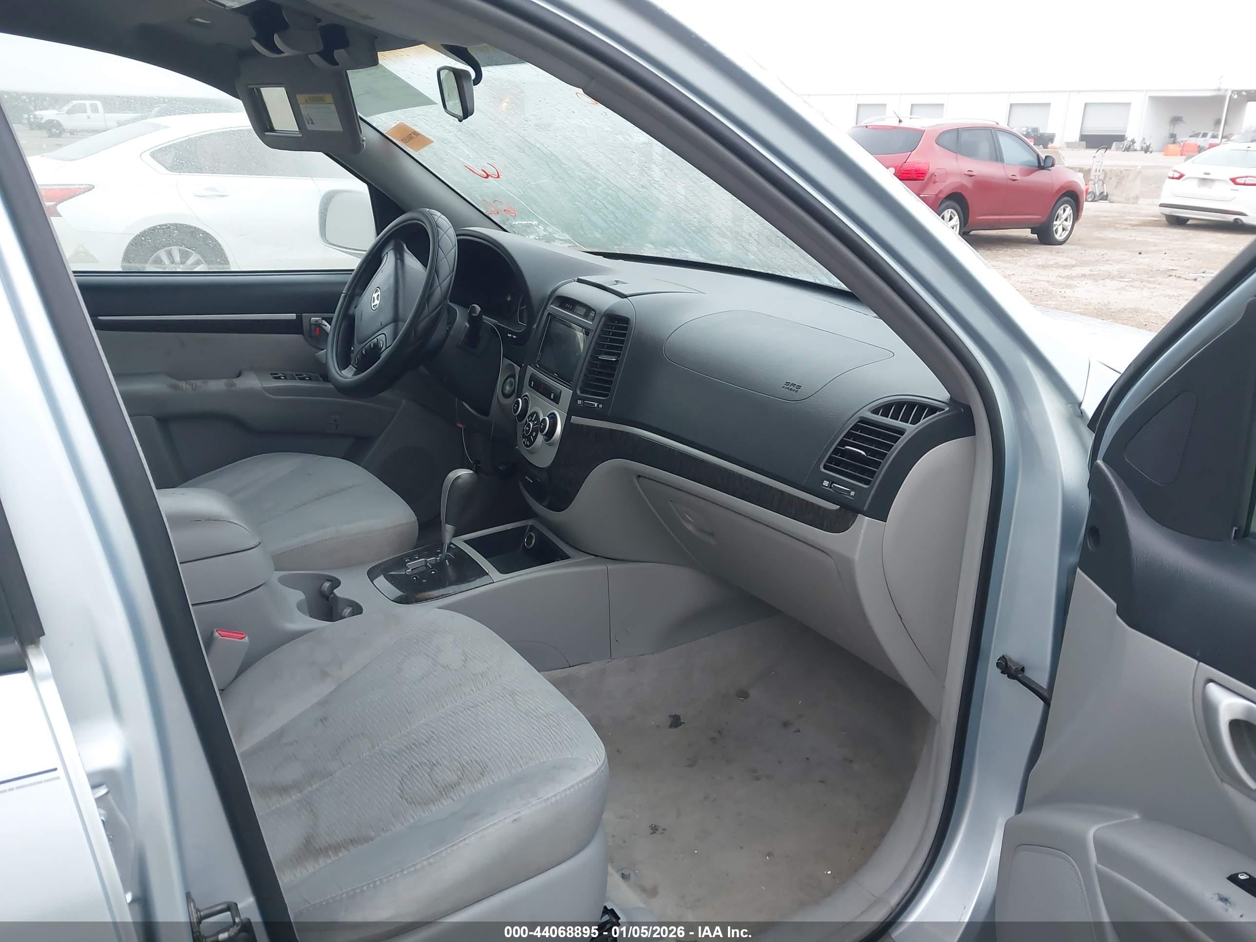HYUNDAI SANTA image 5