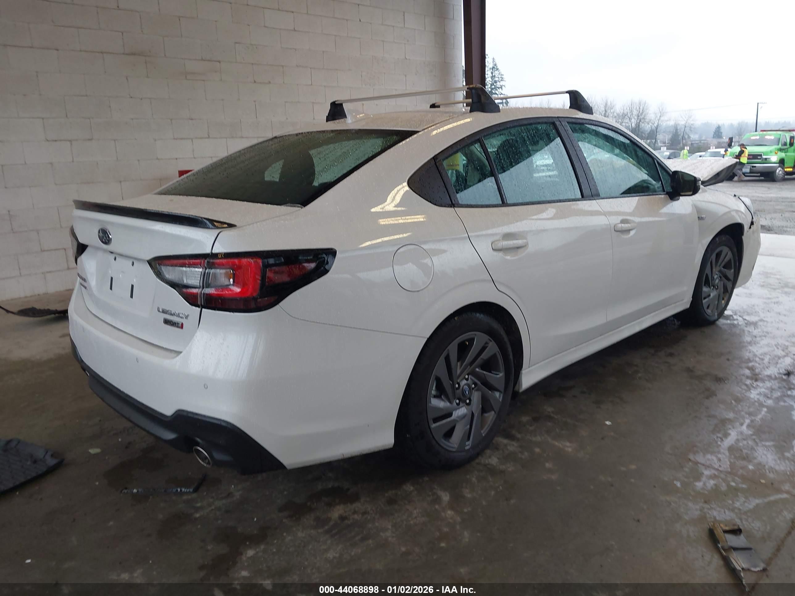 SUBARU LEGACY image 4