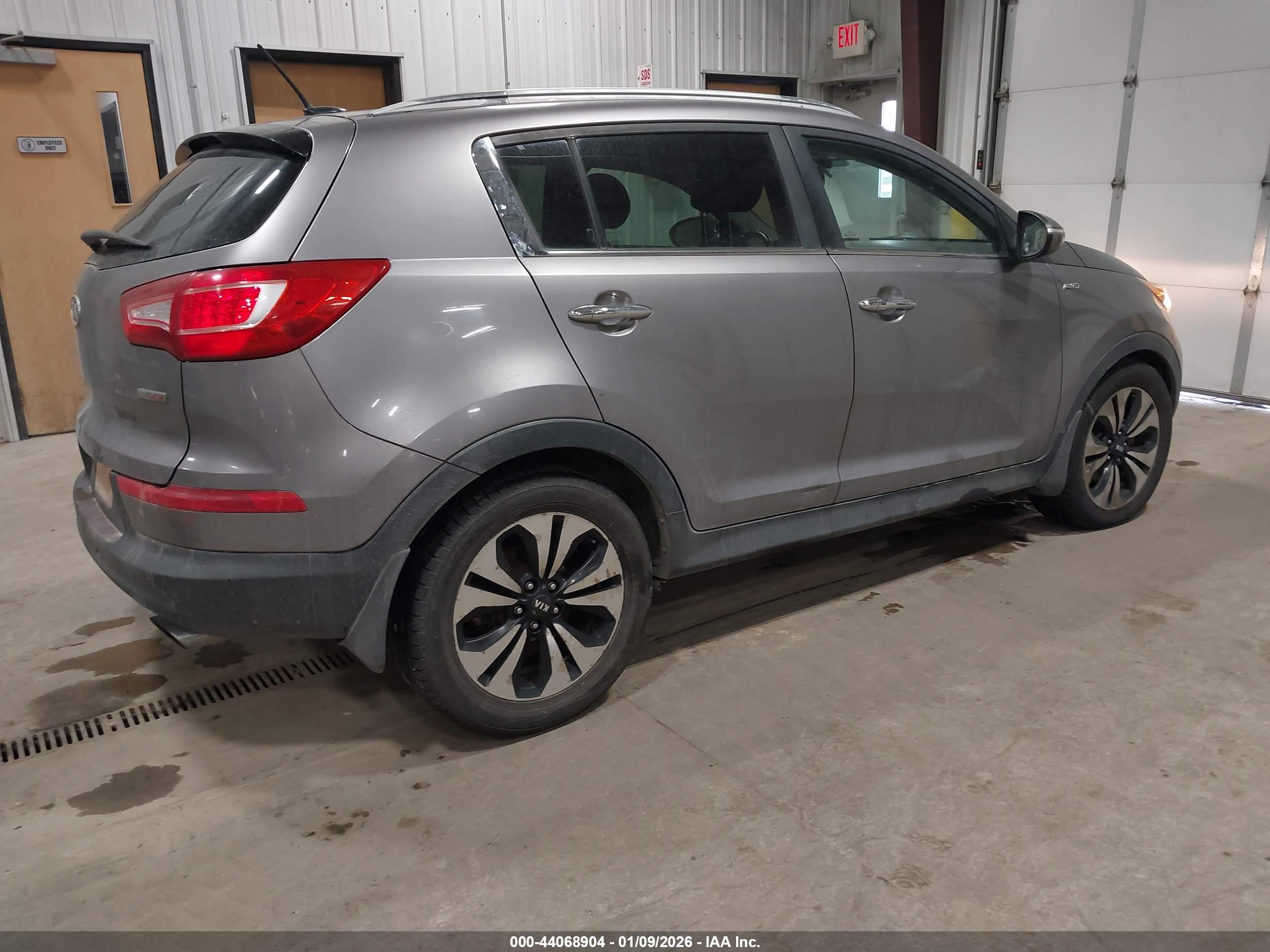 KIA SPORTAGE image 4