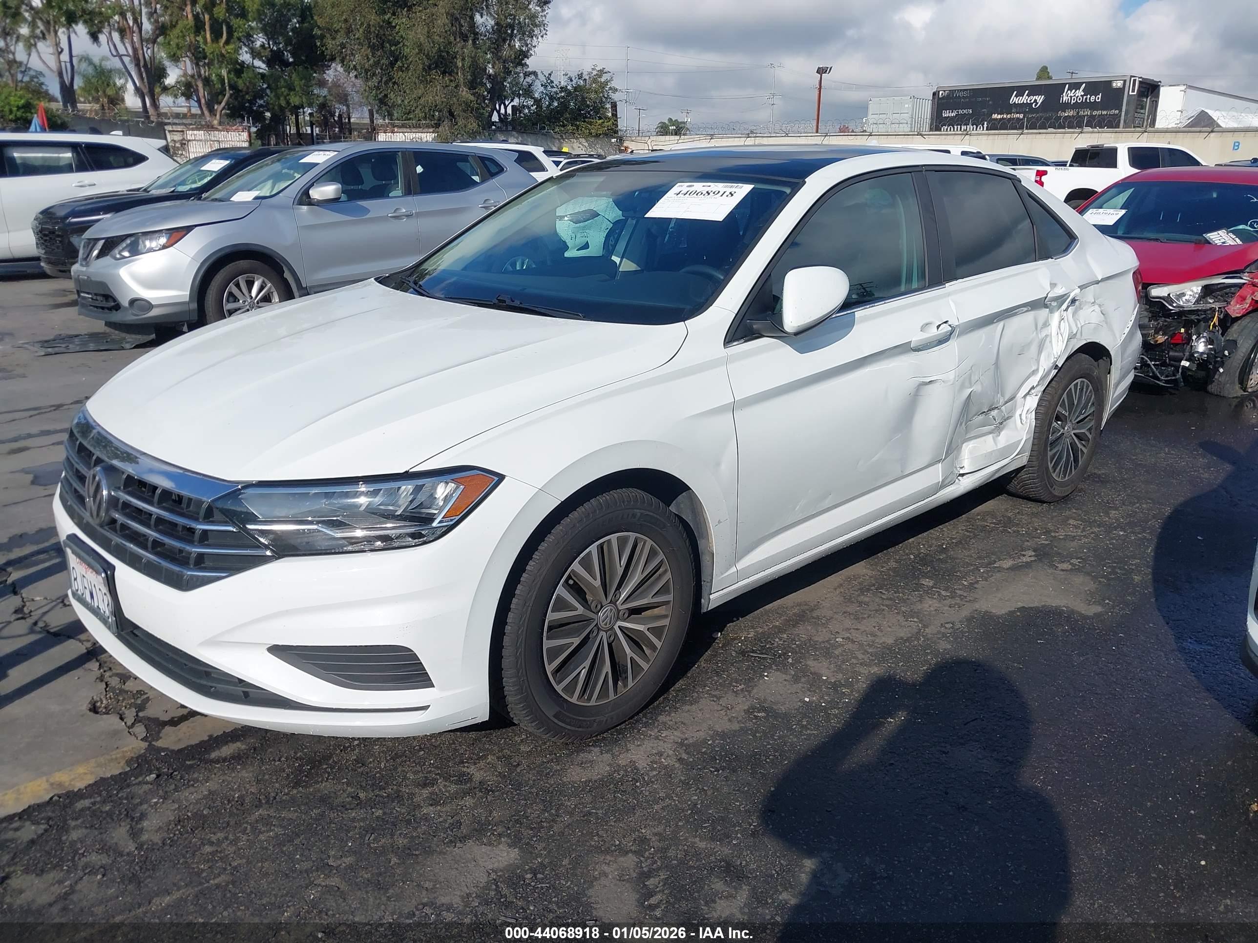 VOLKSWAGEN JETTA image 2