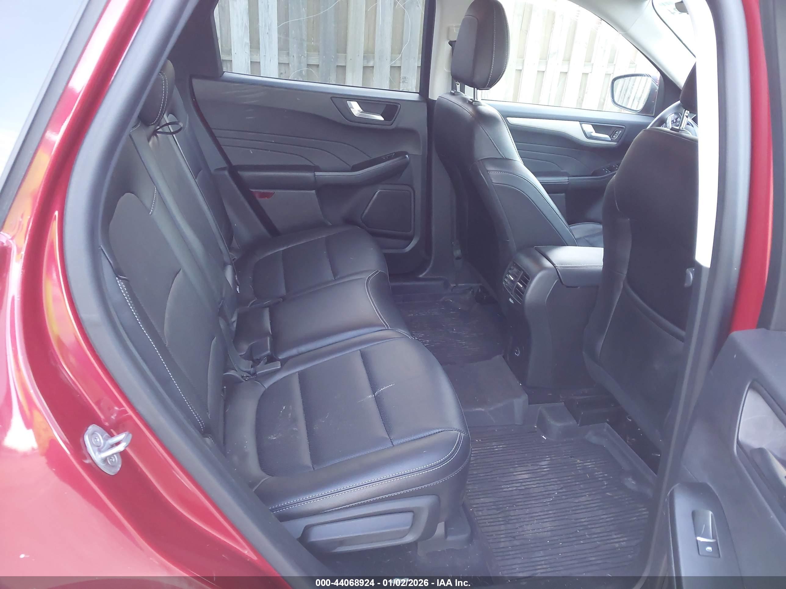FORD ESCAPE image 8