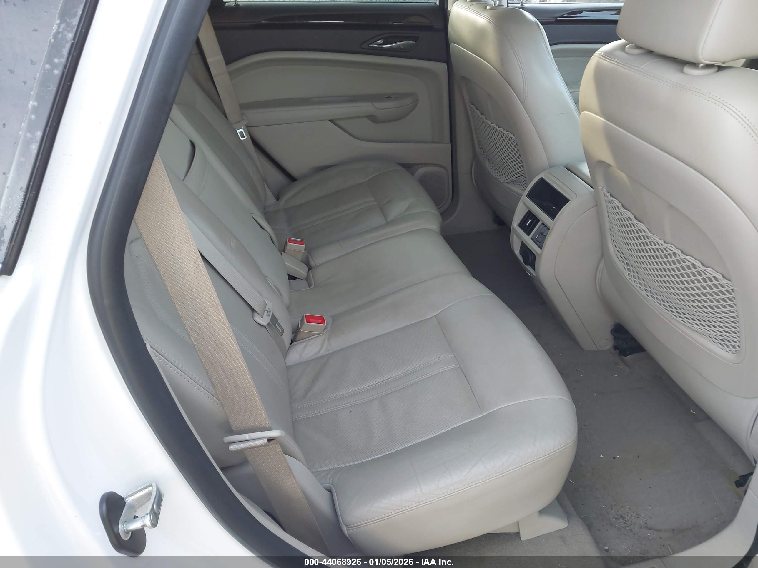 CADILLAC SRX image 8