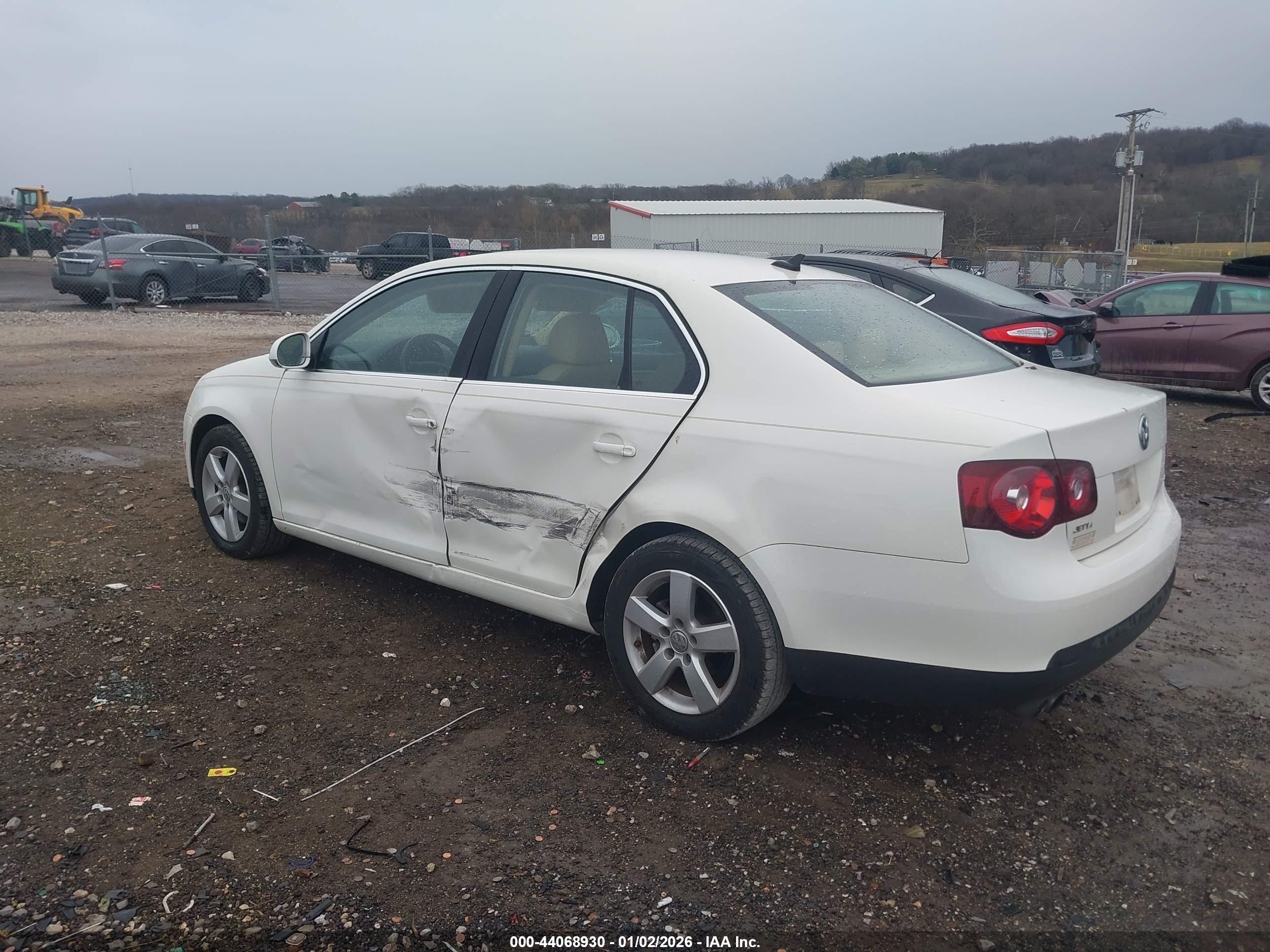 VOLKSWAGEN JETTA image 3