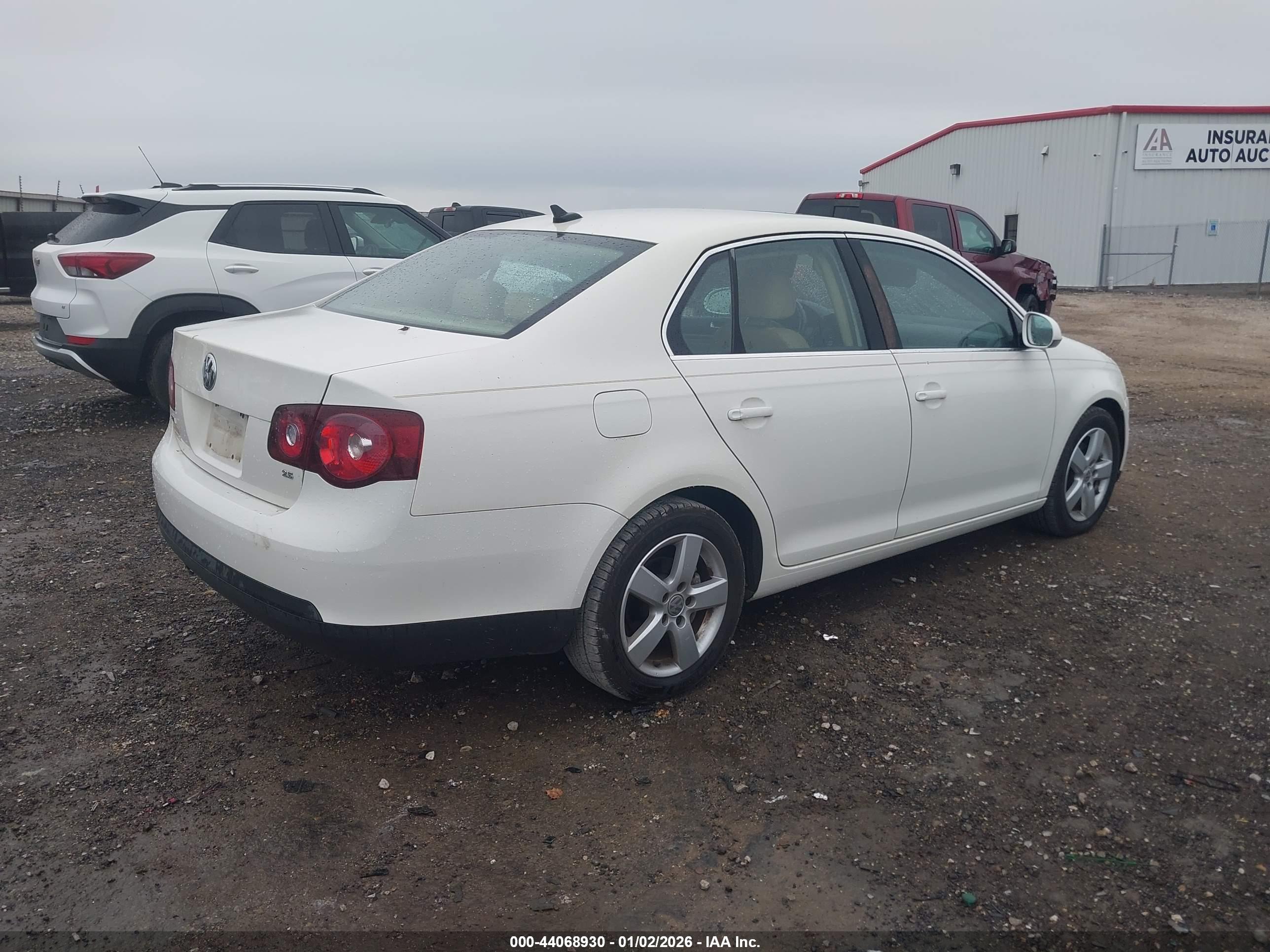 VOLKSWAGEN JETTA image 4
