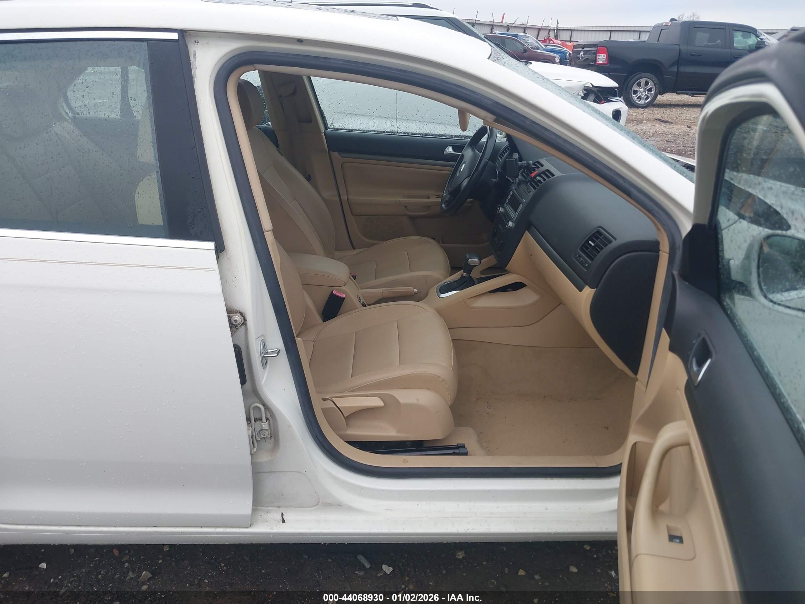 VOLKSWAGEN JETTA image 5