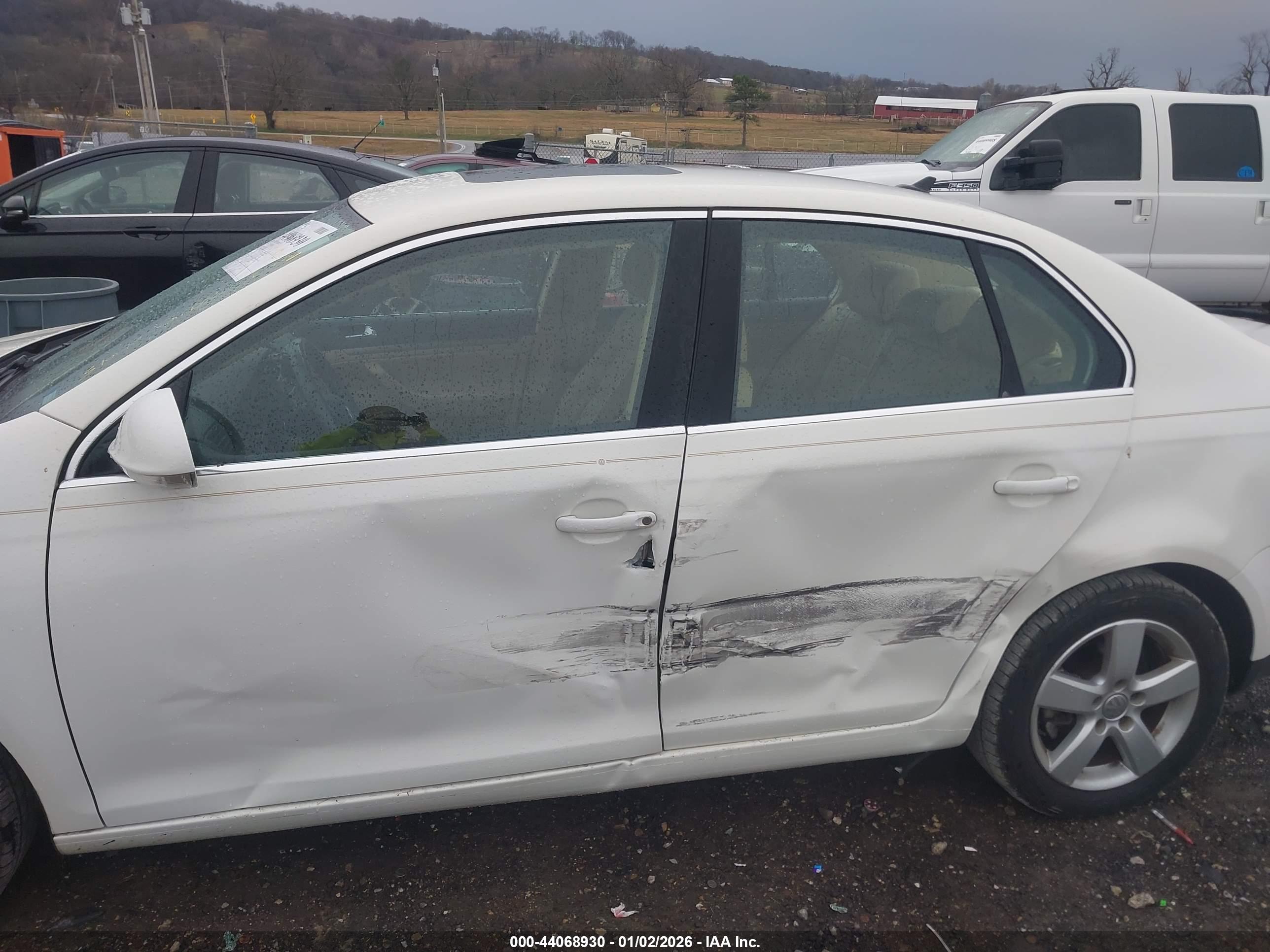 VOLKSWAGEN JETTA image 6
