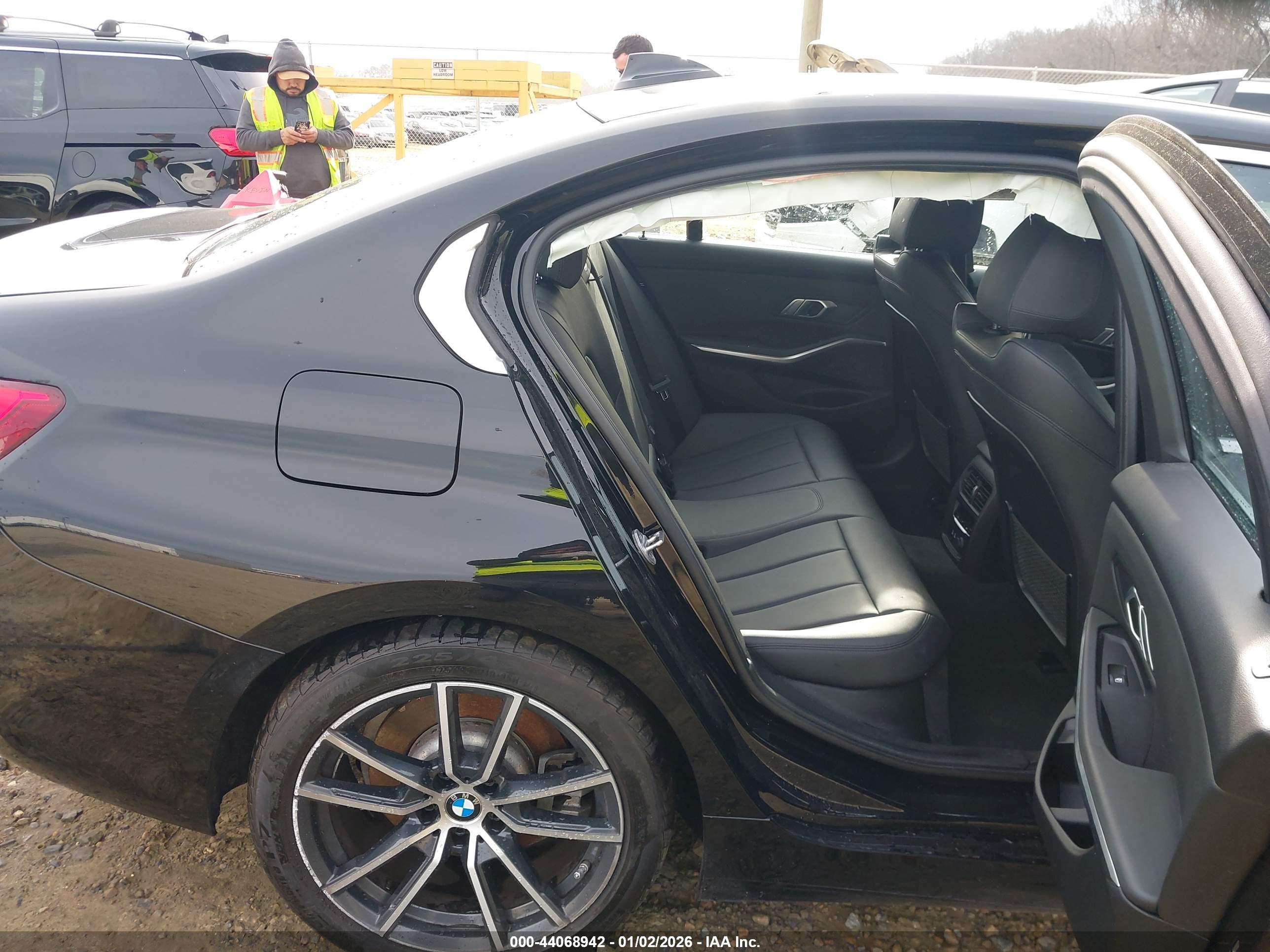 BMW 330I image 8