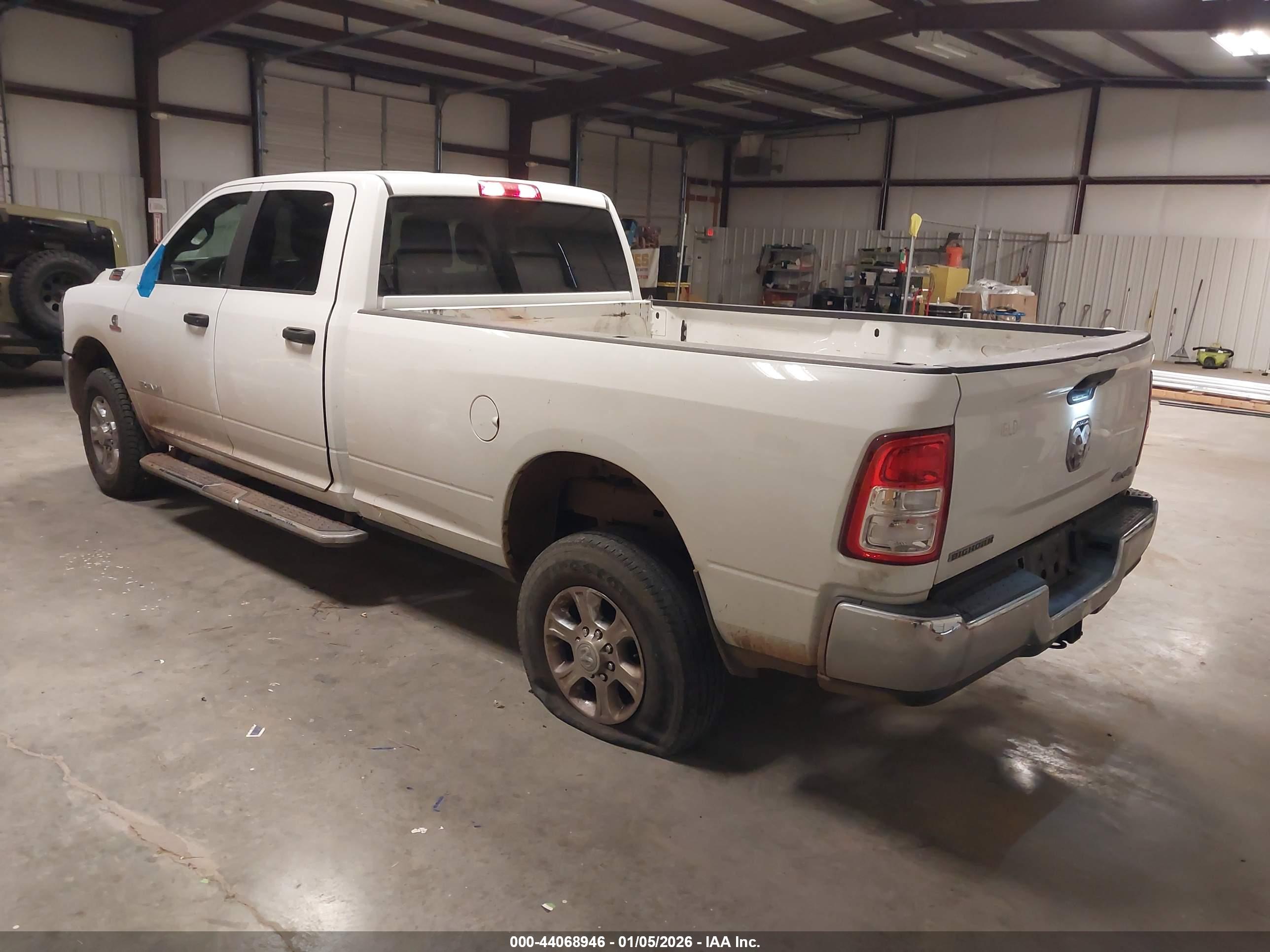 RAM 2500 image 3