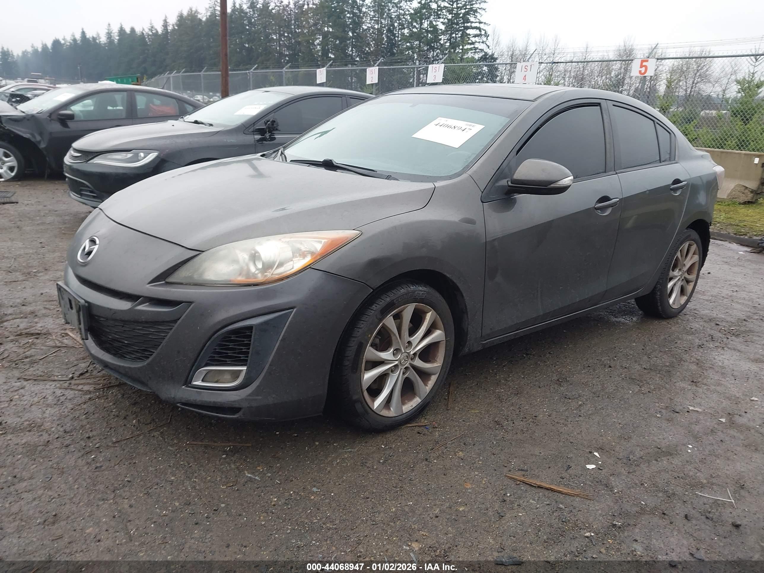 MAZDA MAZDA3 image 2