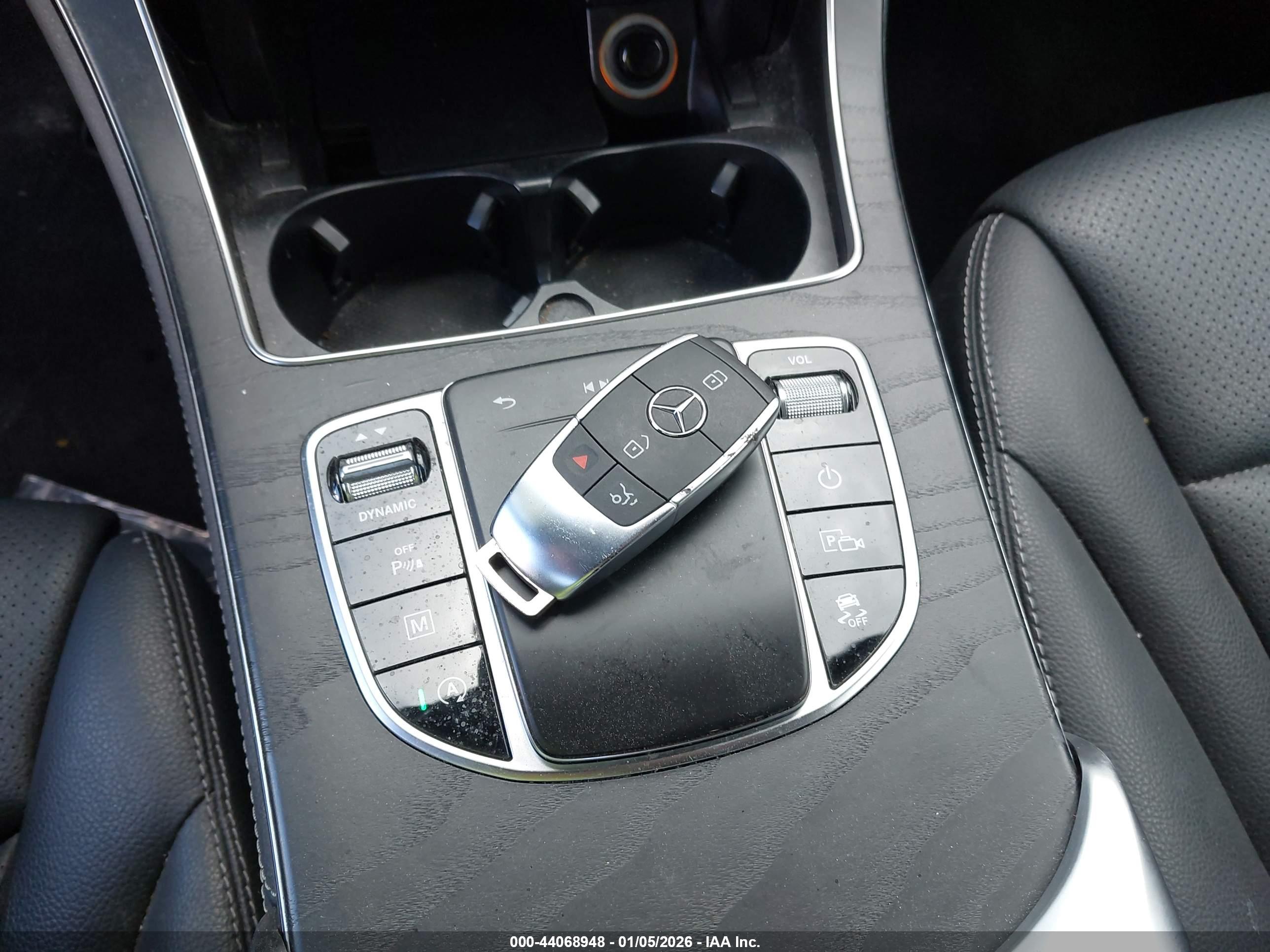 MERCEDES-BENZ GLC image 11